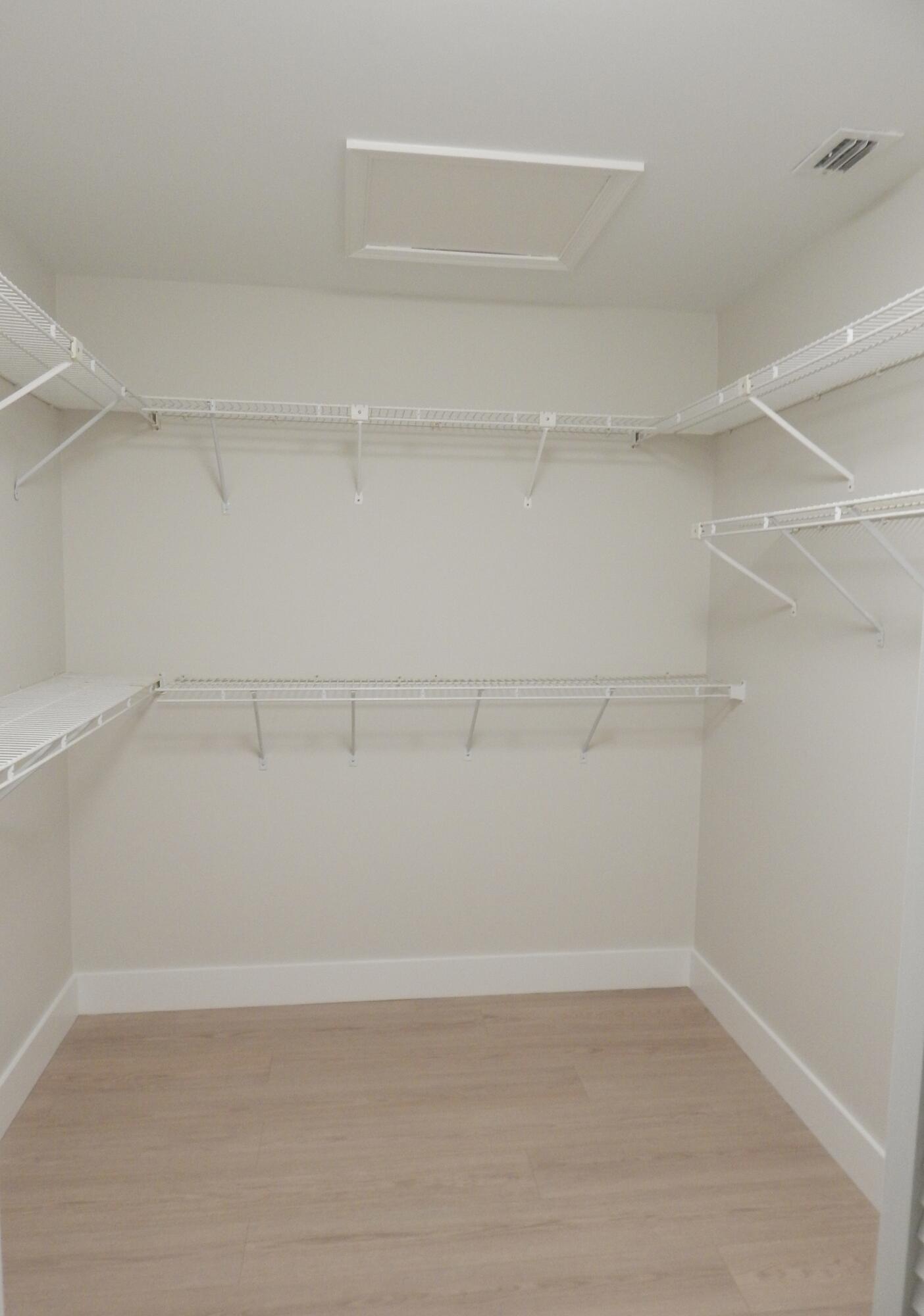 property viewer photo 20