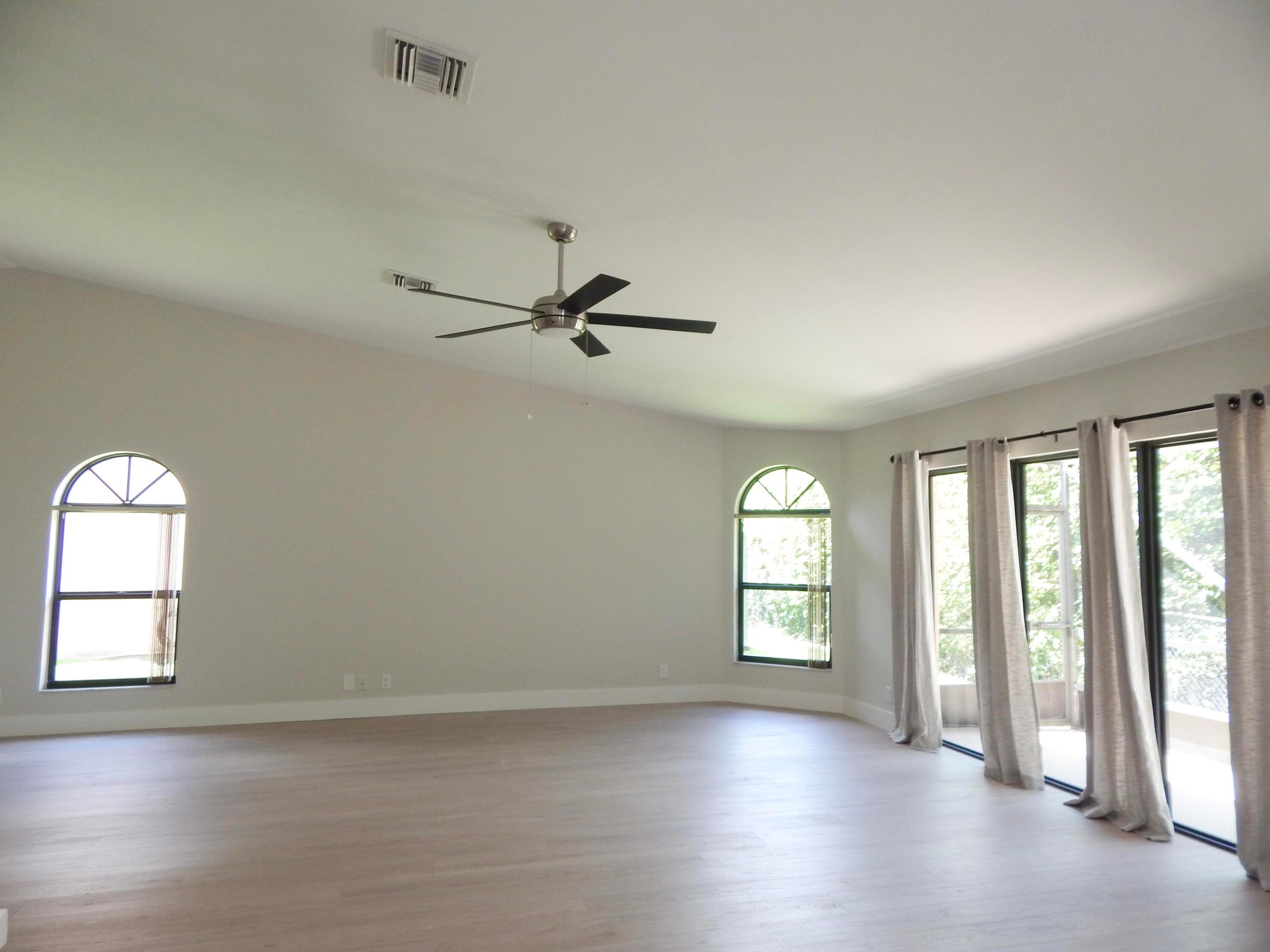 property viewer photo 30