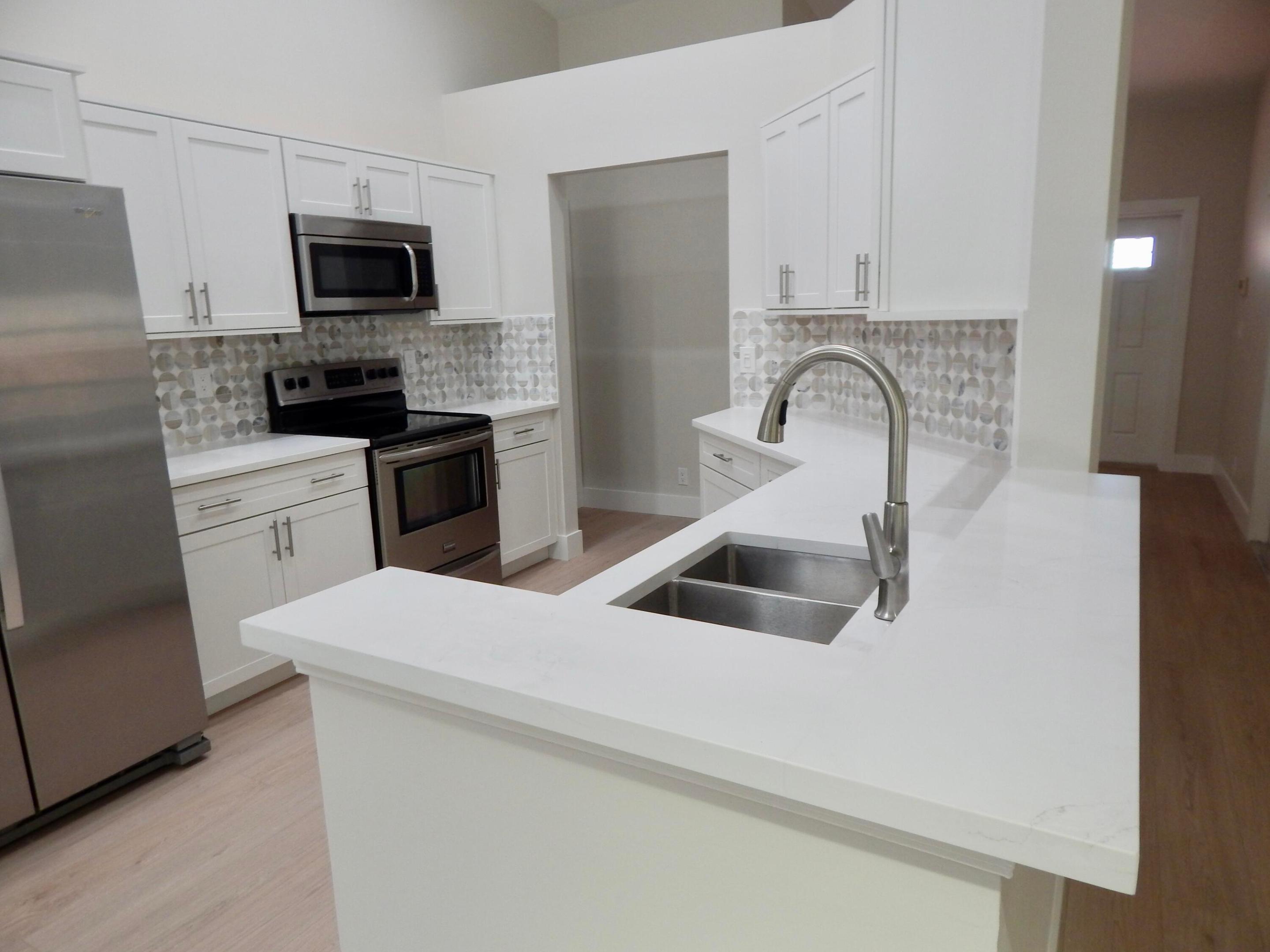 property viewer photo 5