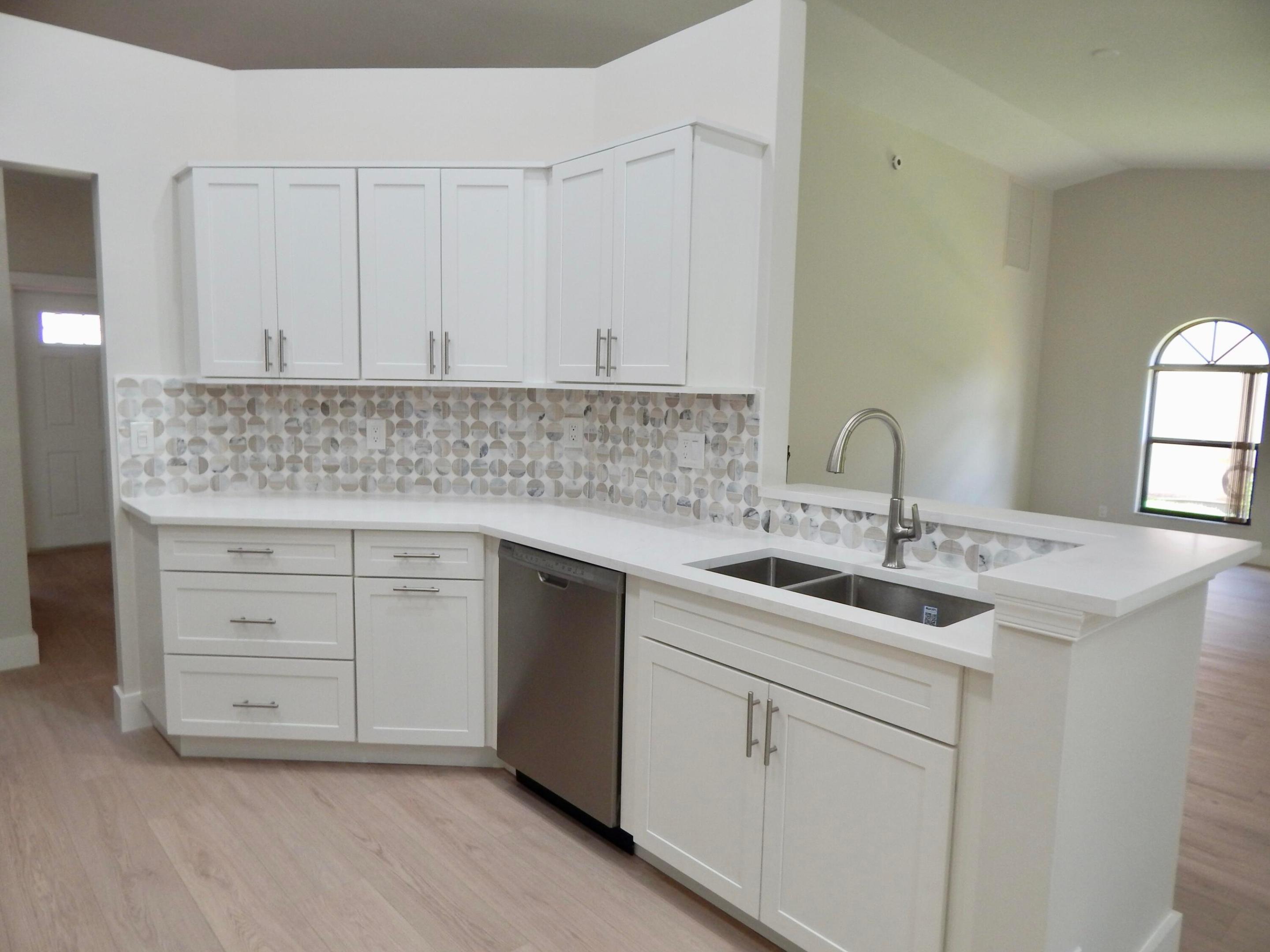 property viewer photo 8
