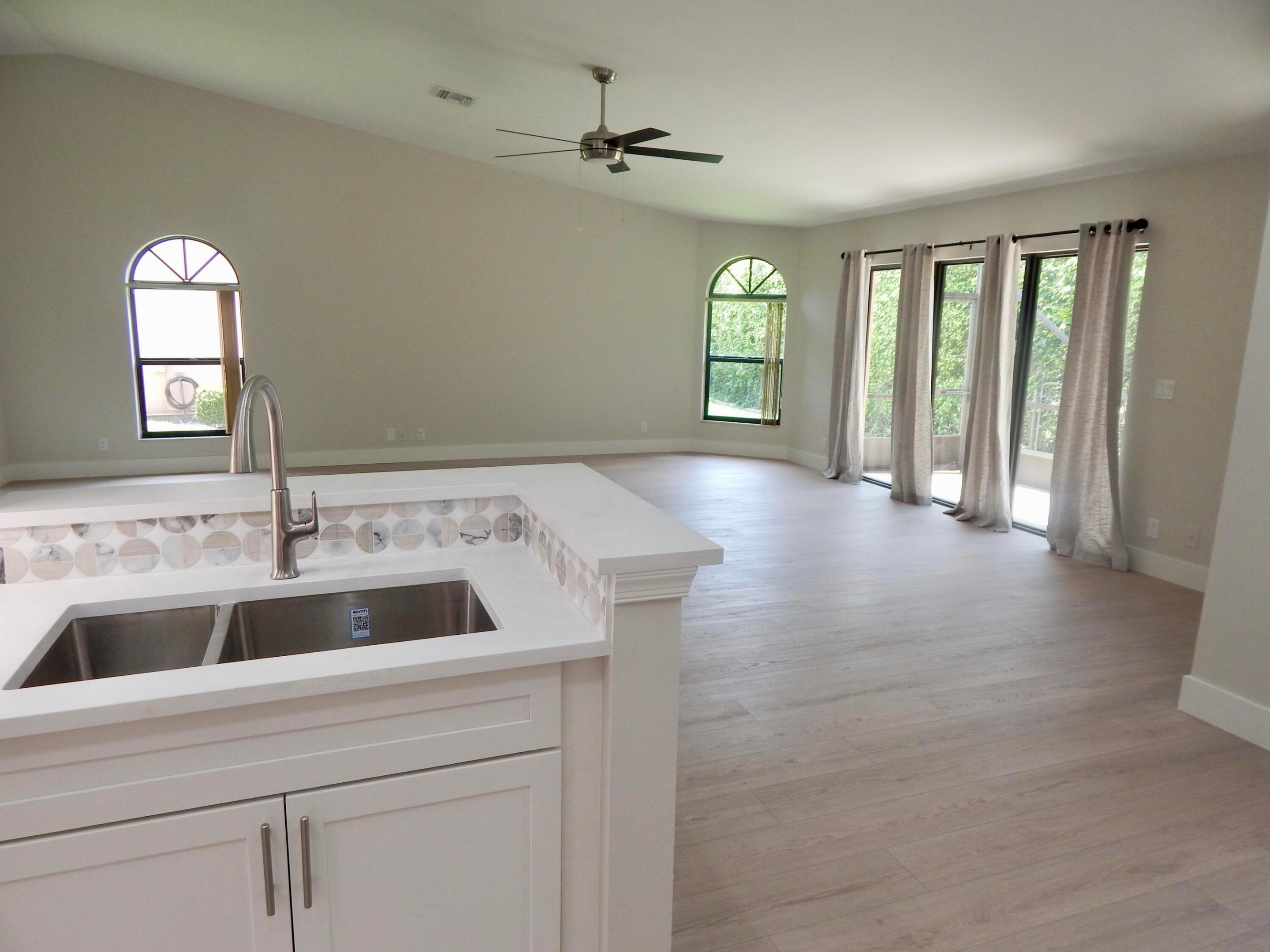 property viewer photo 9