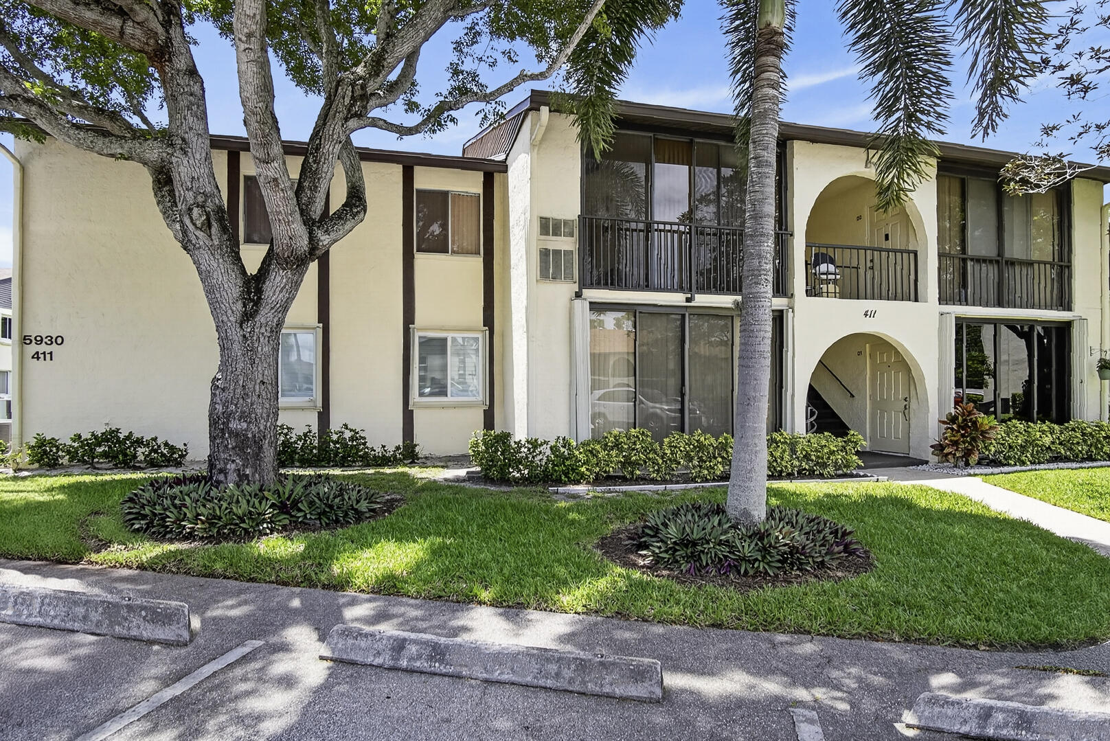 main property photo 30