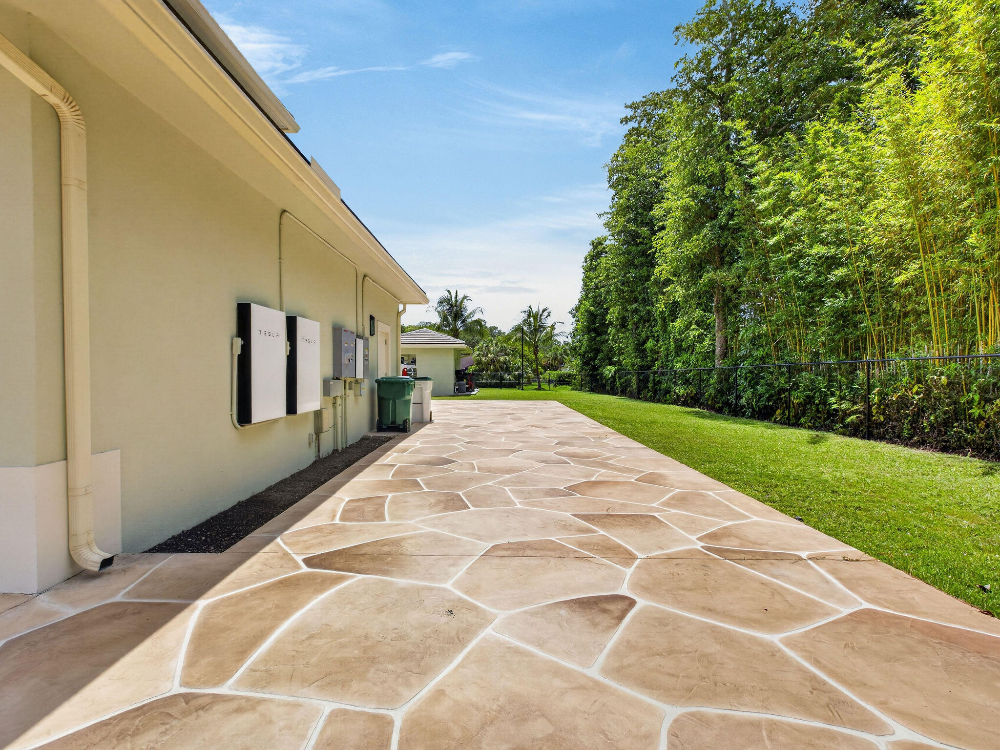 main property photo 8