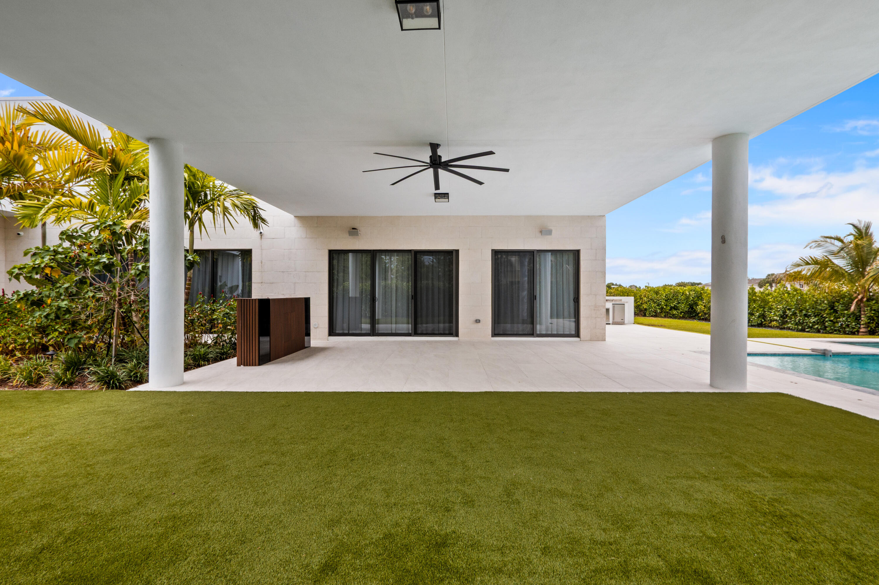 main property photo 49