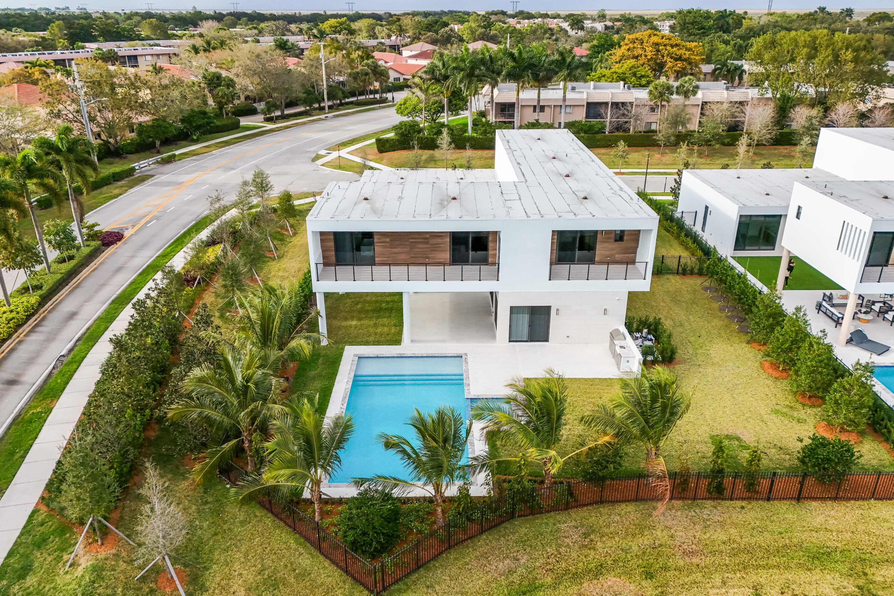 main property photo 51