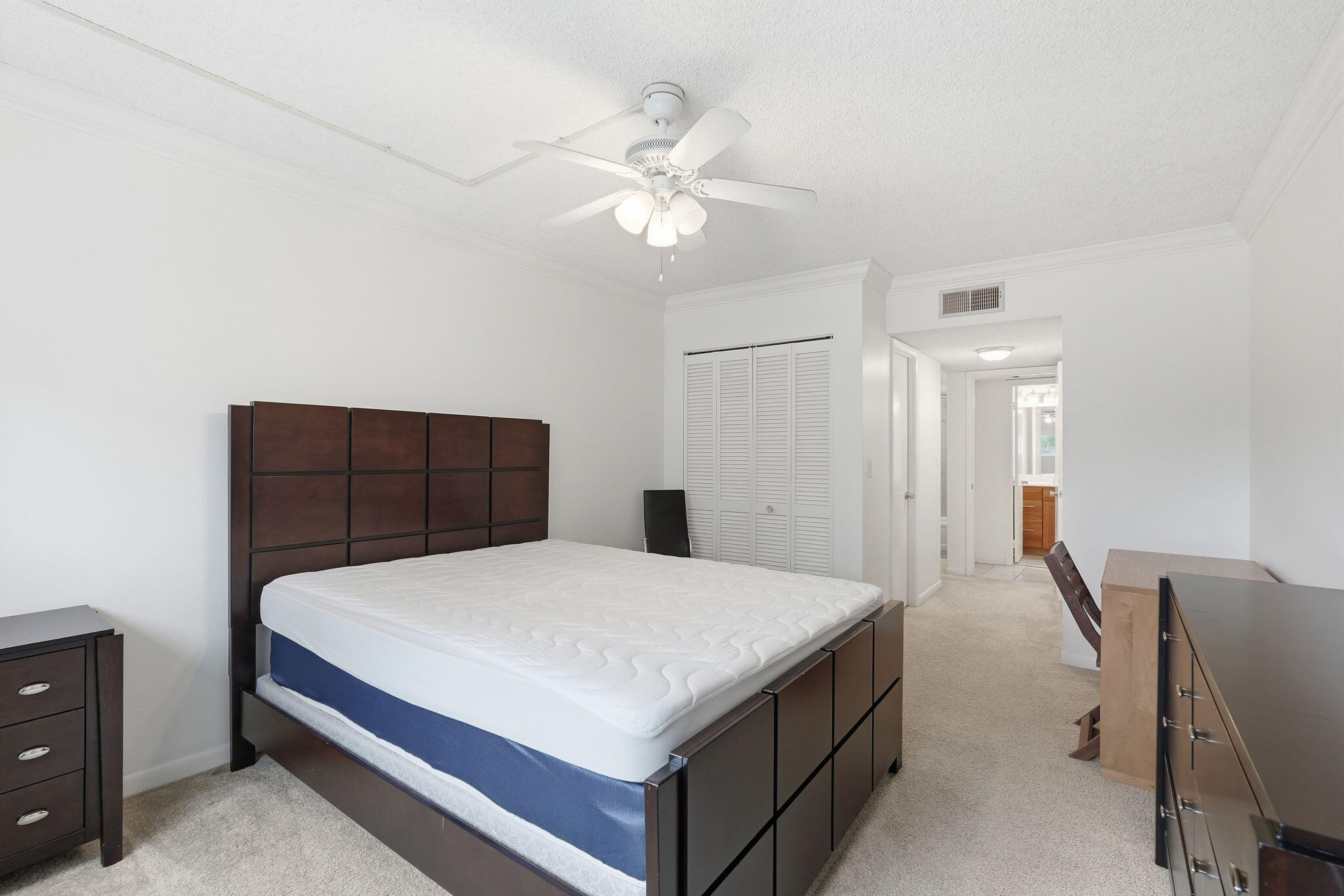property viewer photo 13