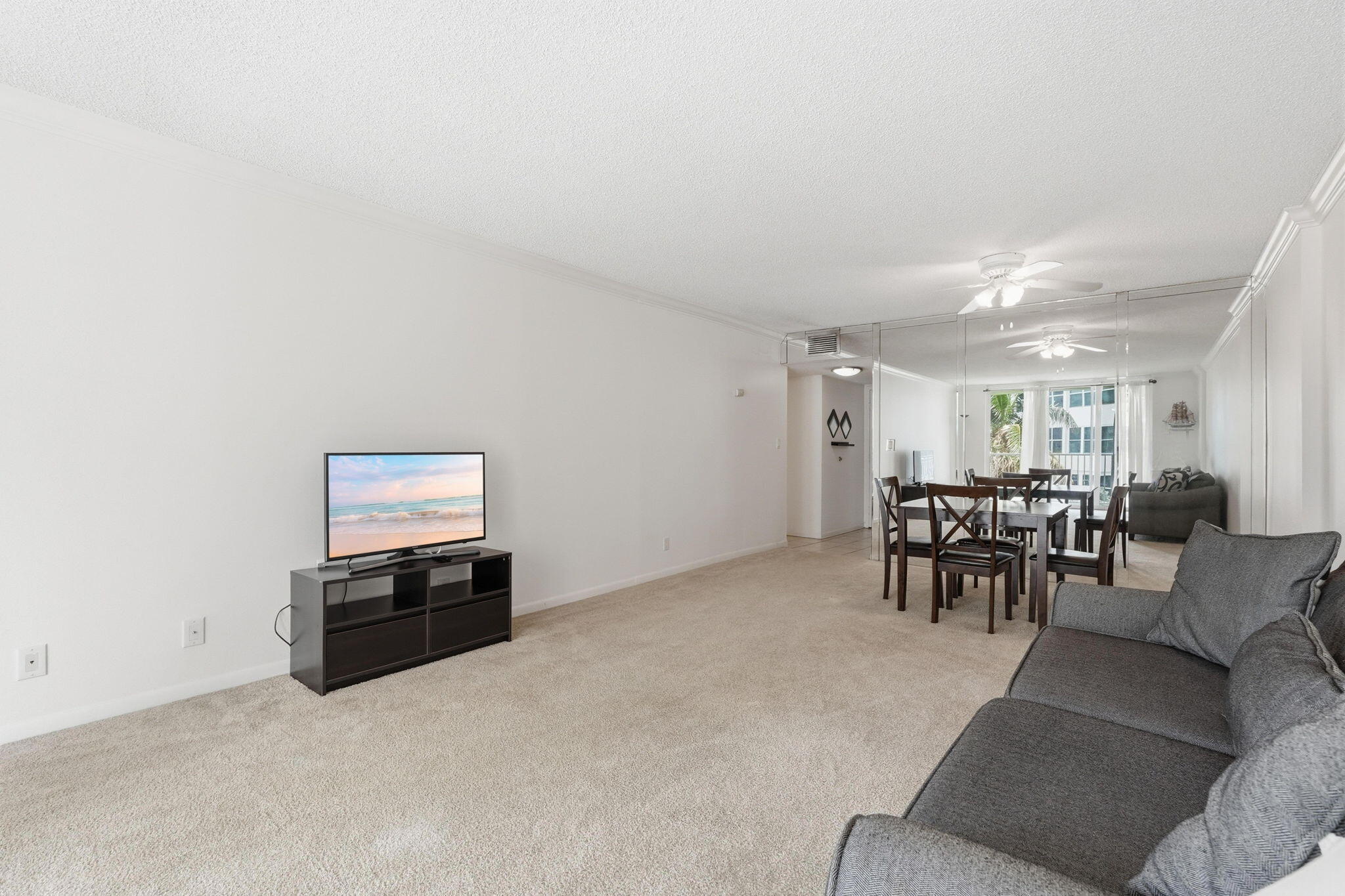 property viewer photo 3