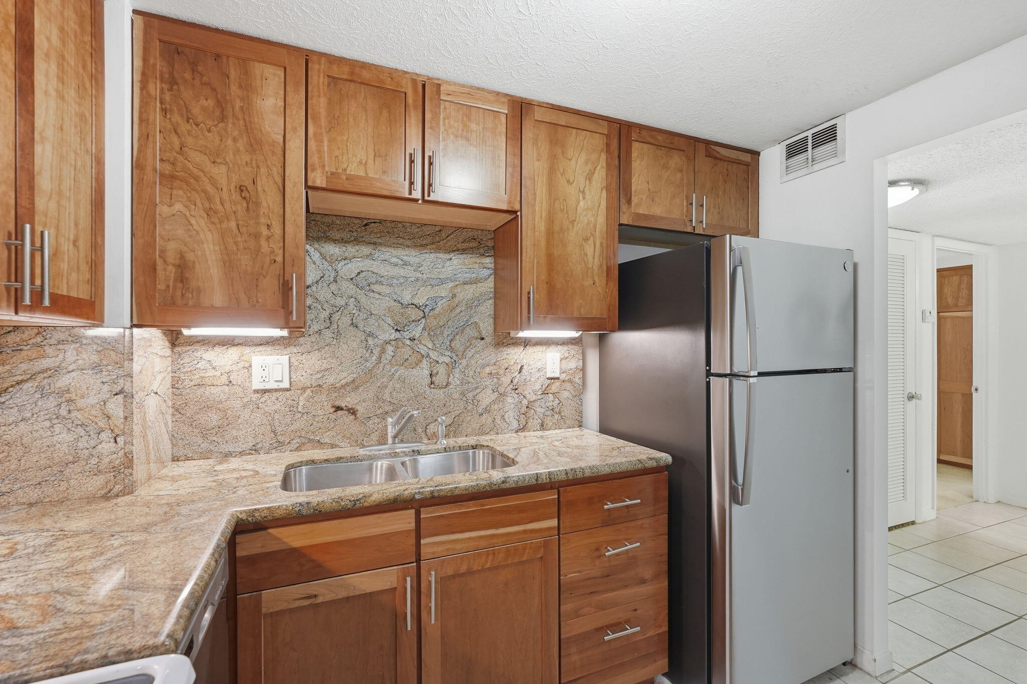 property viewer photo 6