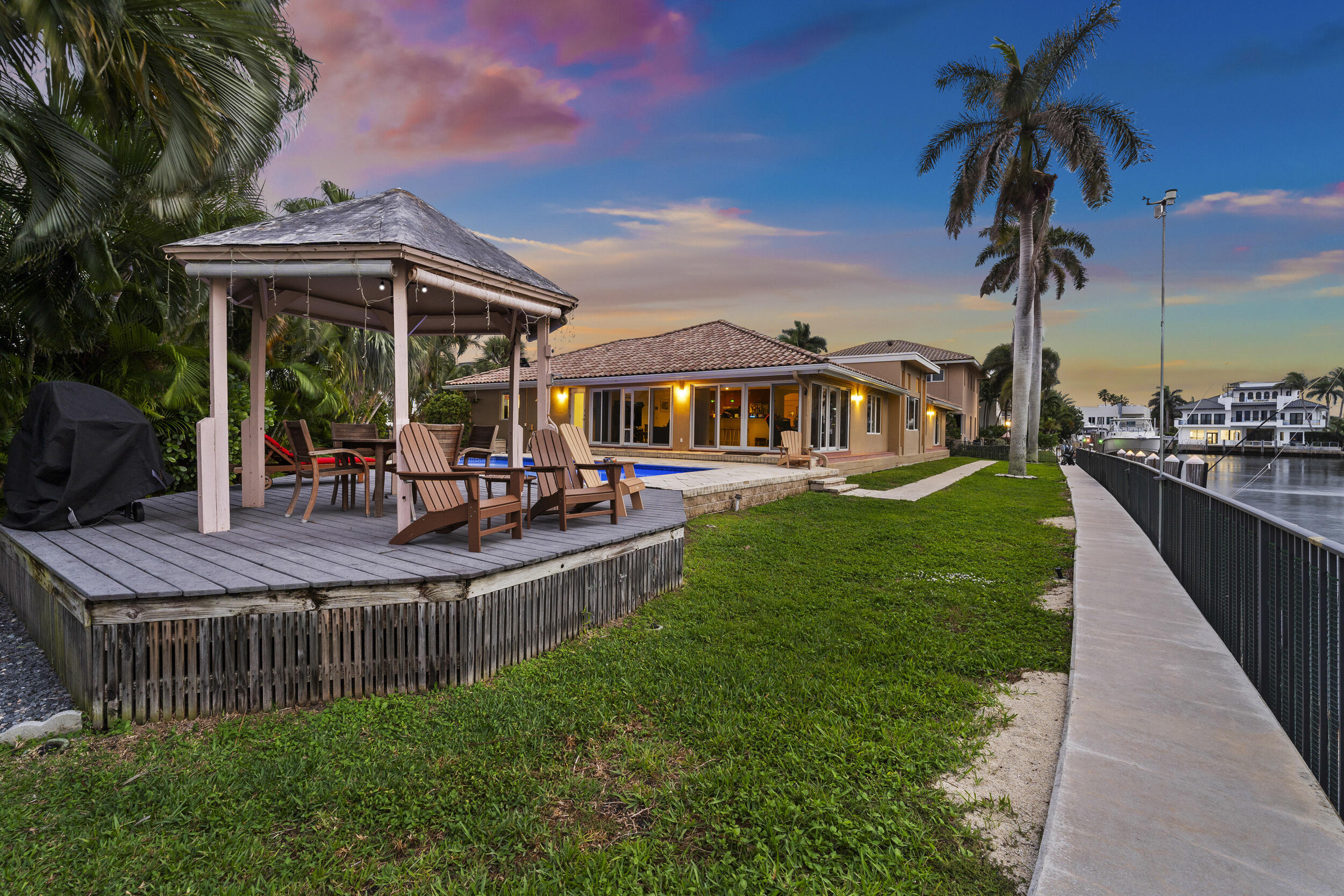 main property photo 15
