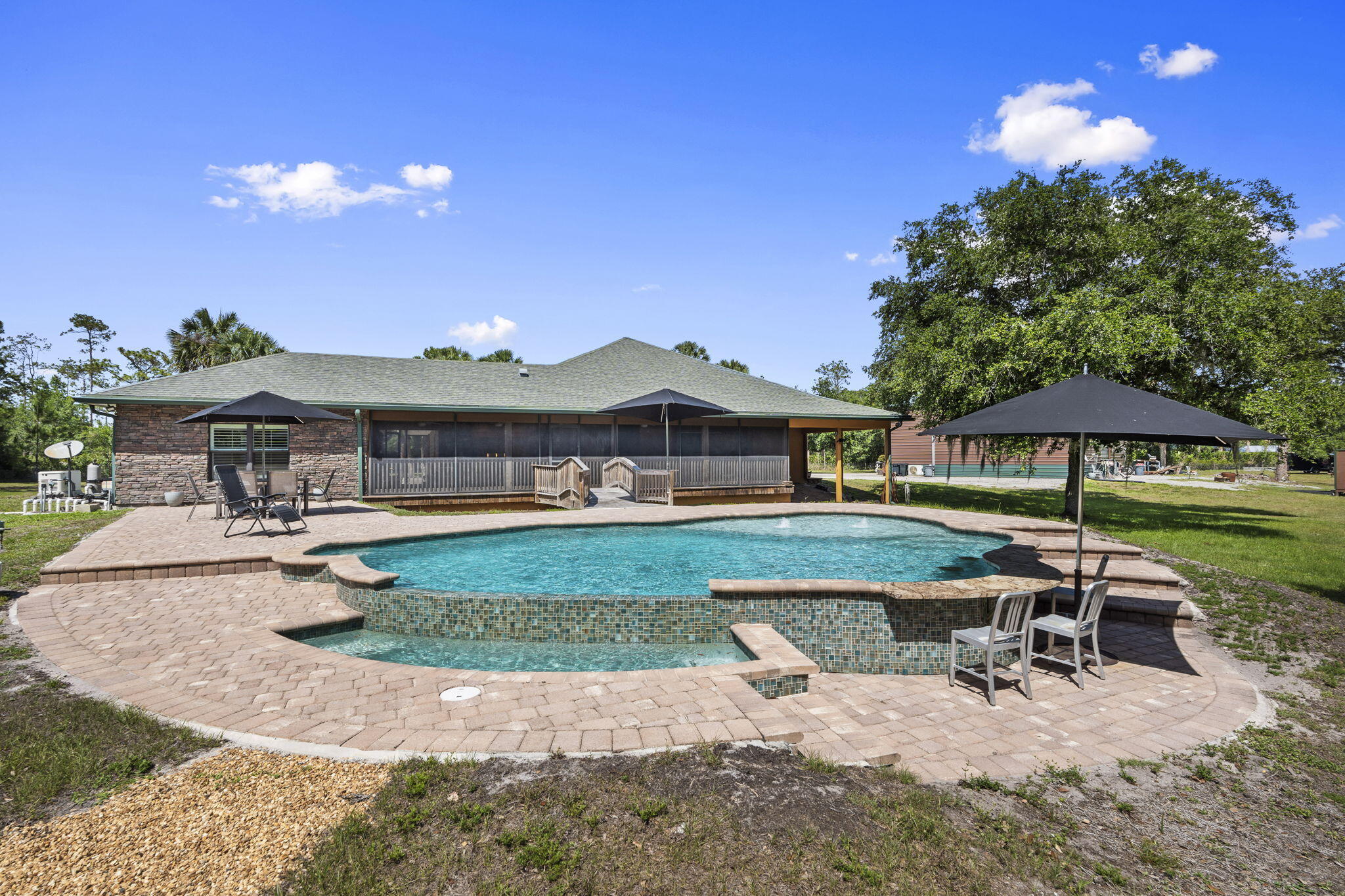 main property photo 46