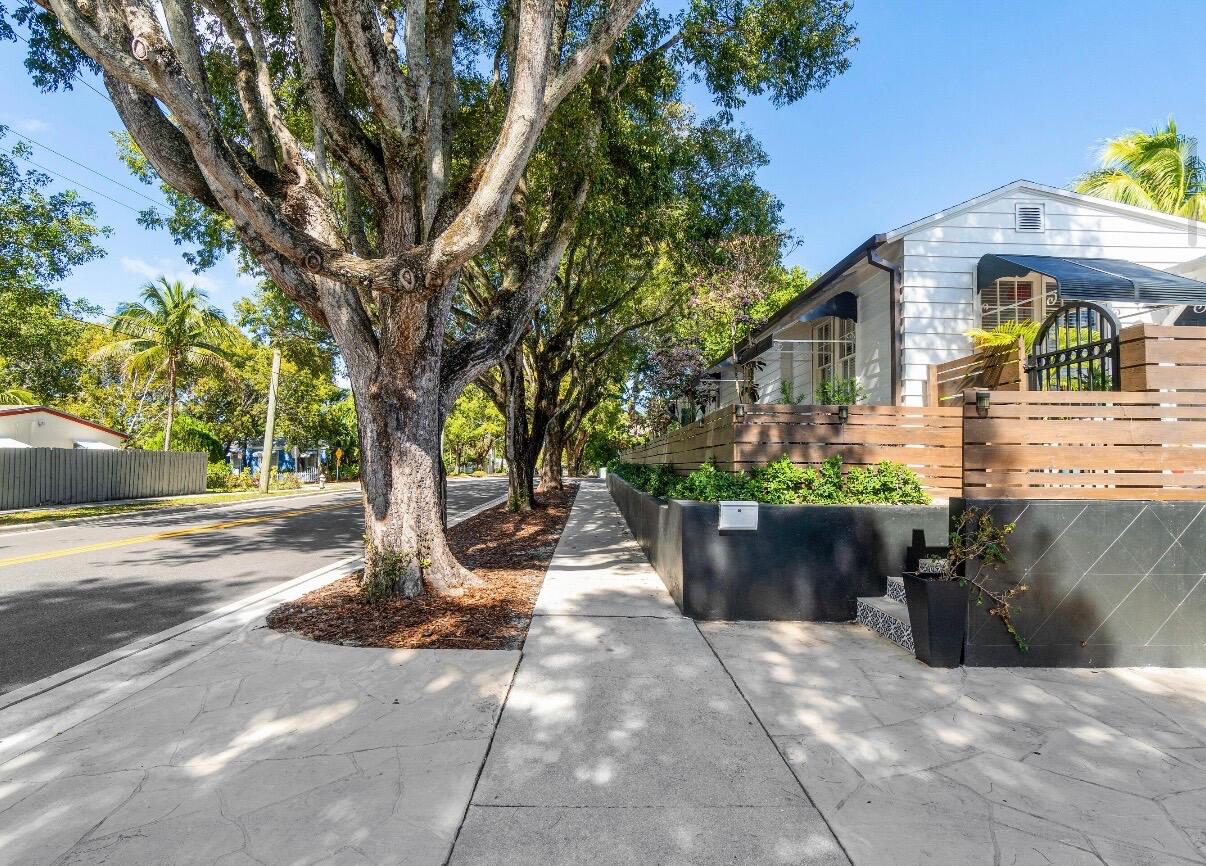 main property photo 35