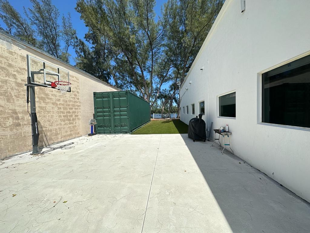 main property photo 35