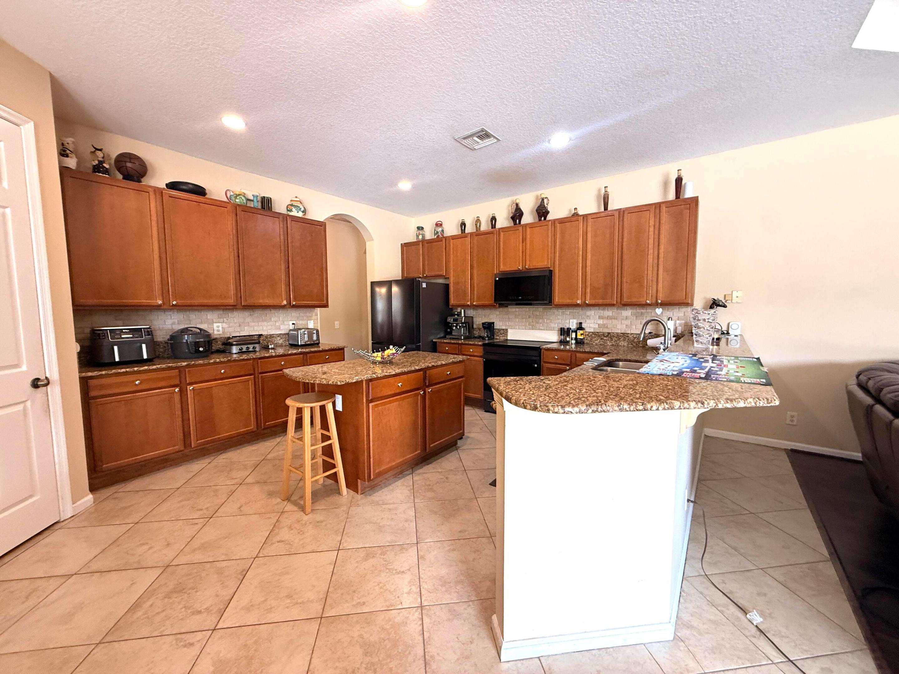 main property photo 88