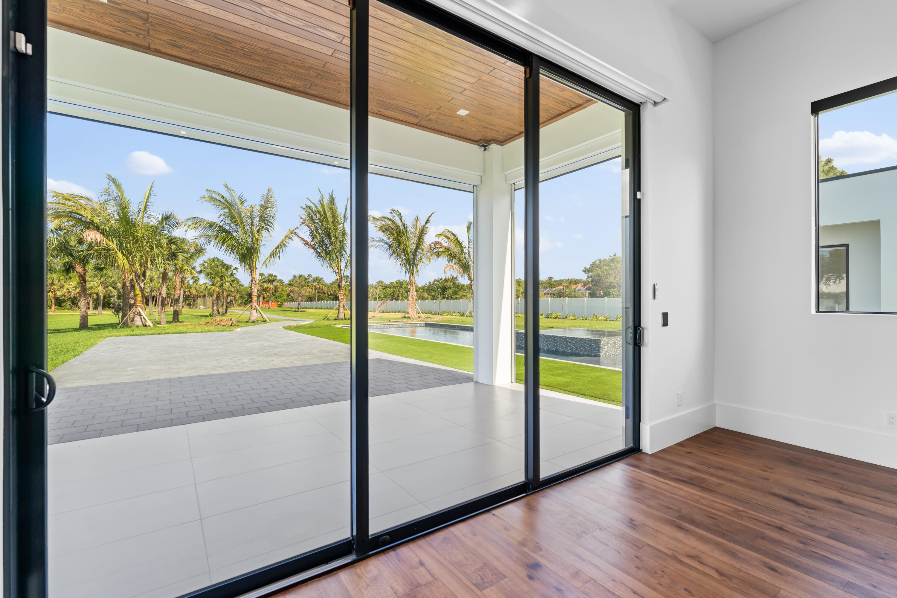 main property photo 50
