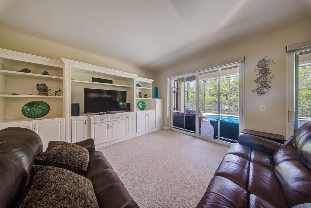 property viewer photo 16