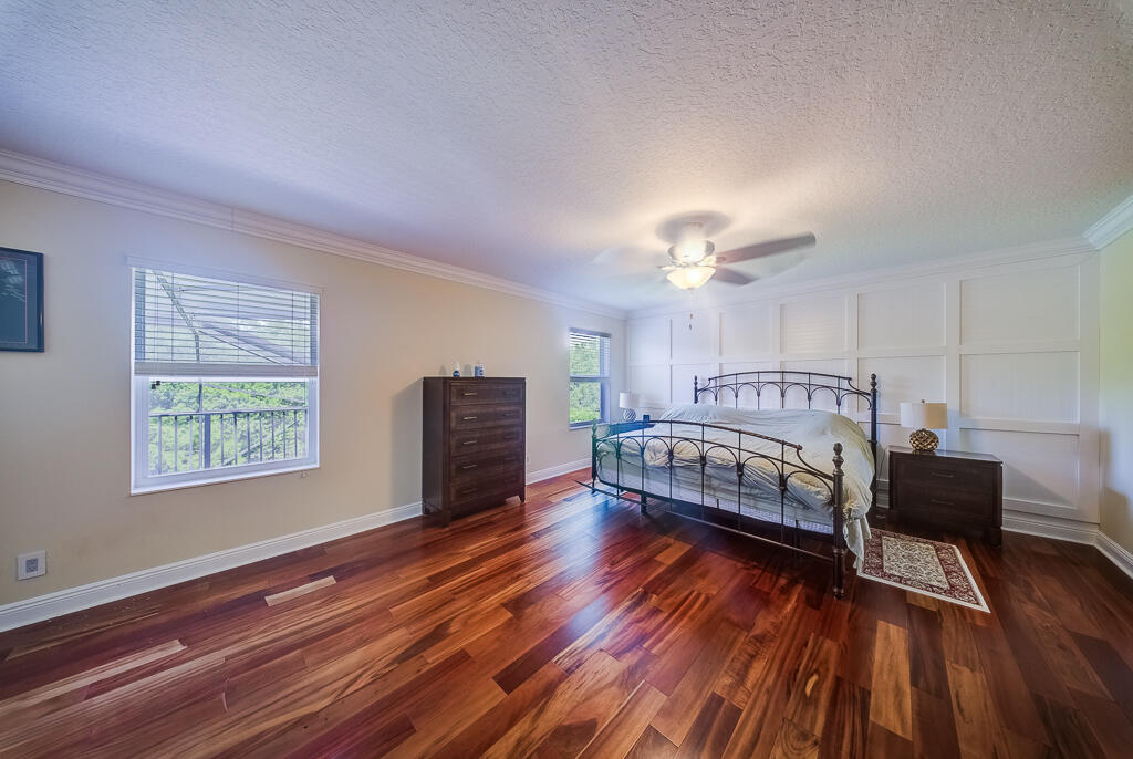 property viewer photo 25
