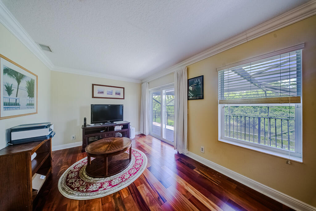 property viewer photo 27