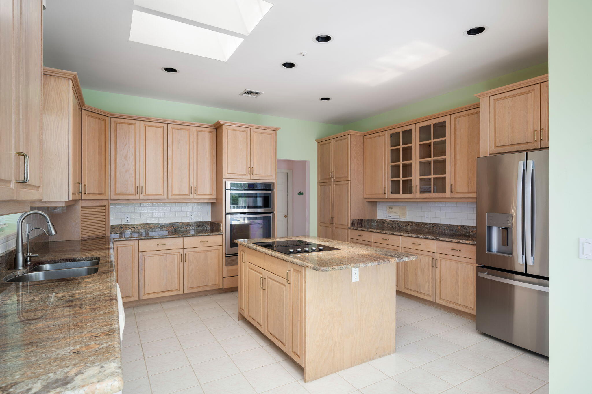 main property photo 15