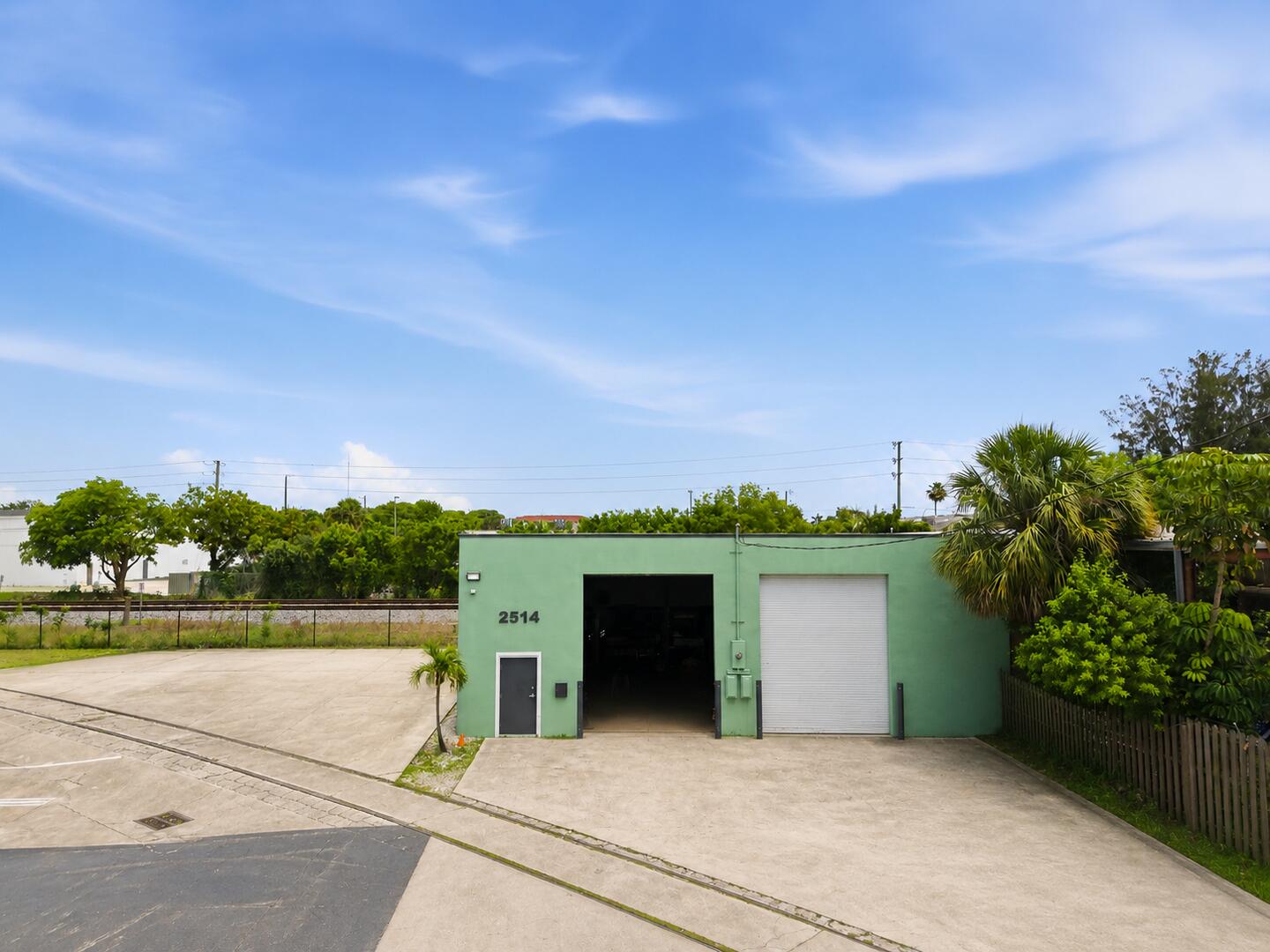 main property photo 5