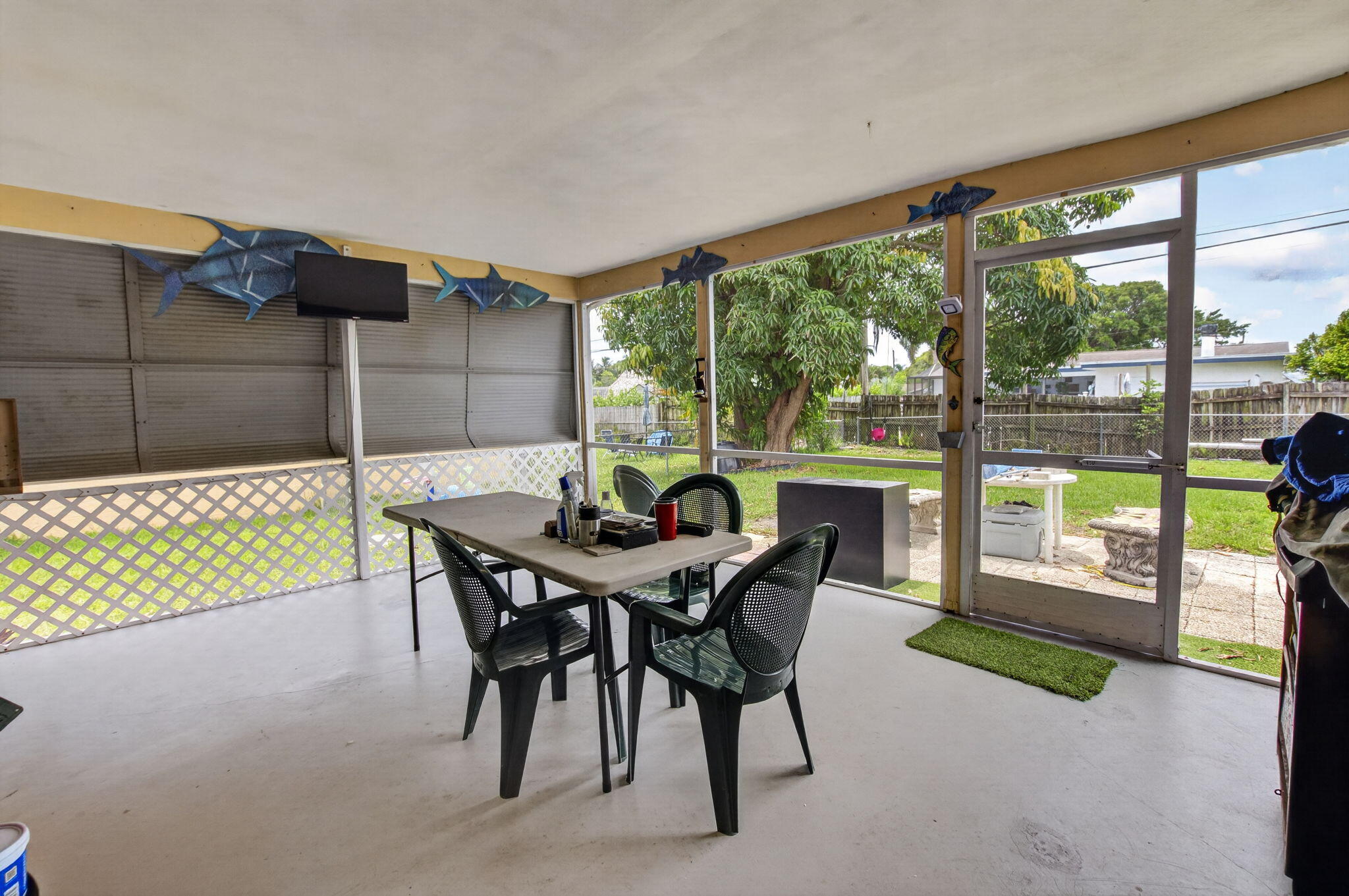 main property photo 31