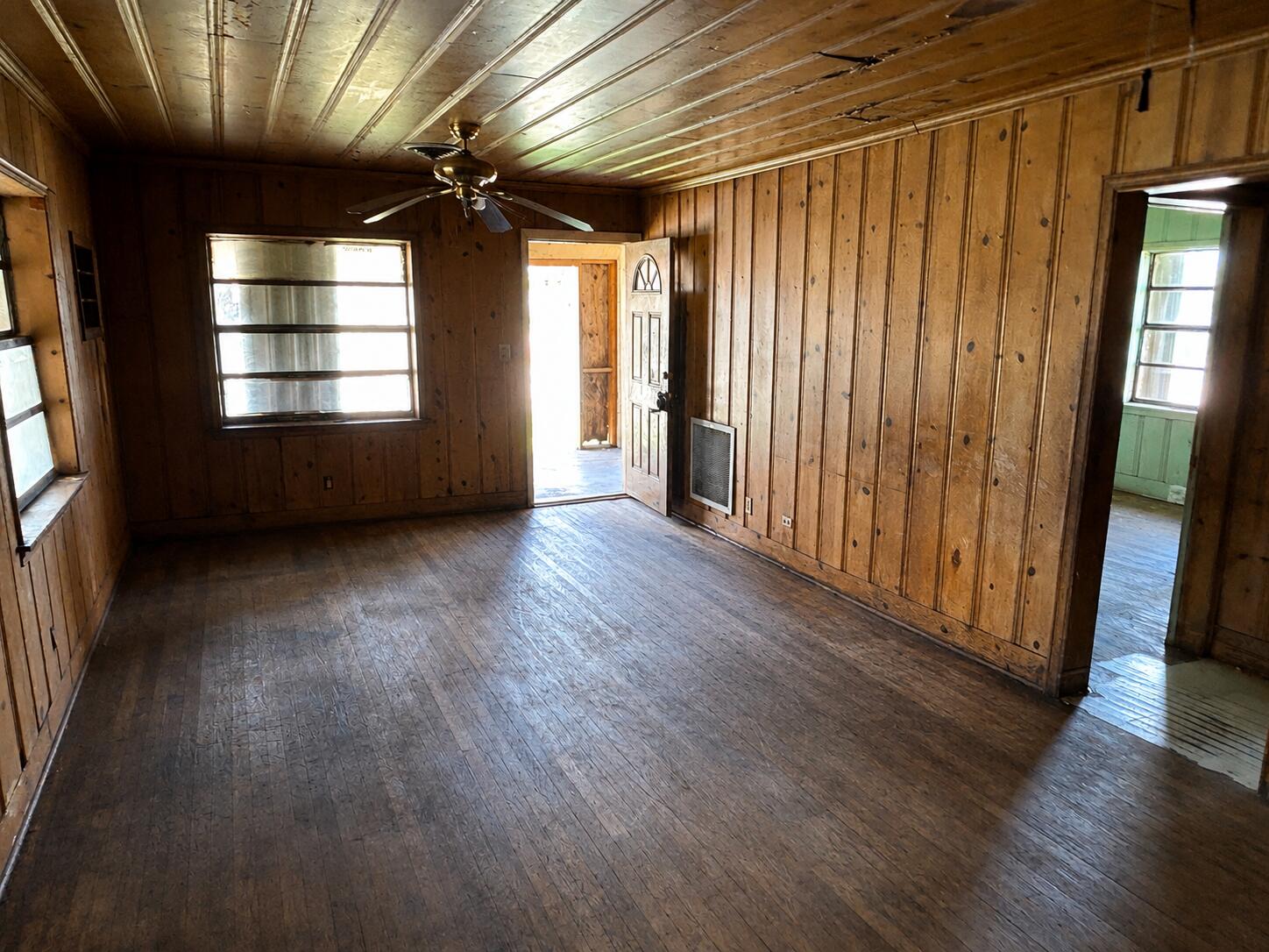 main property photo 9