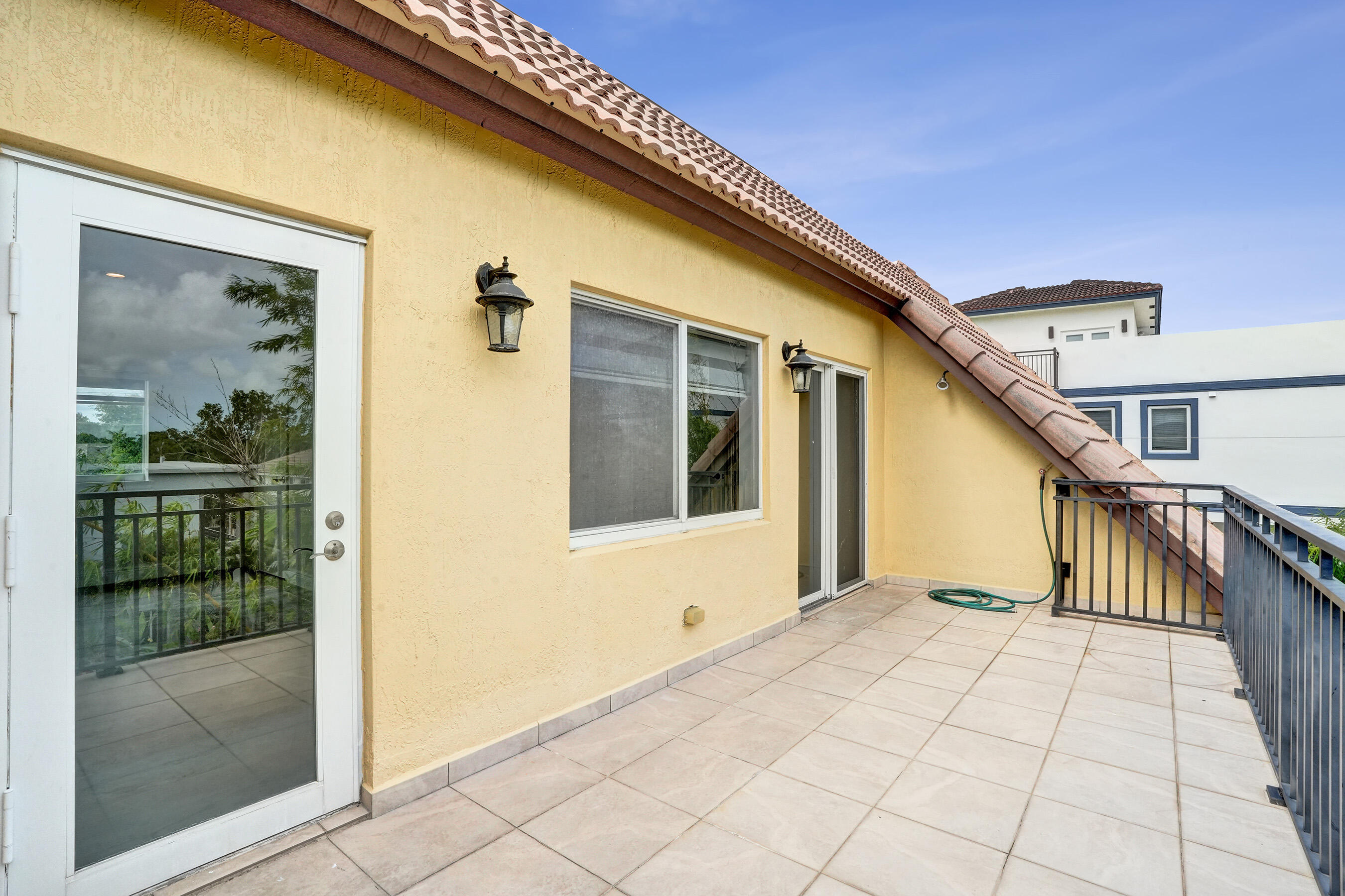 main property photo 74