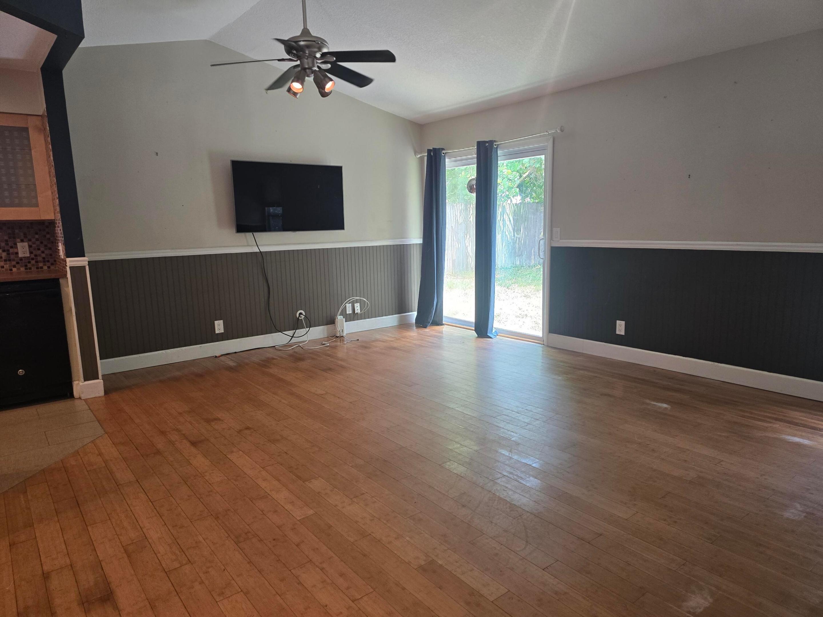property viewer photo 8