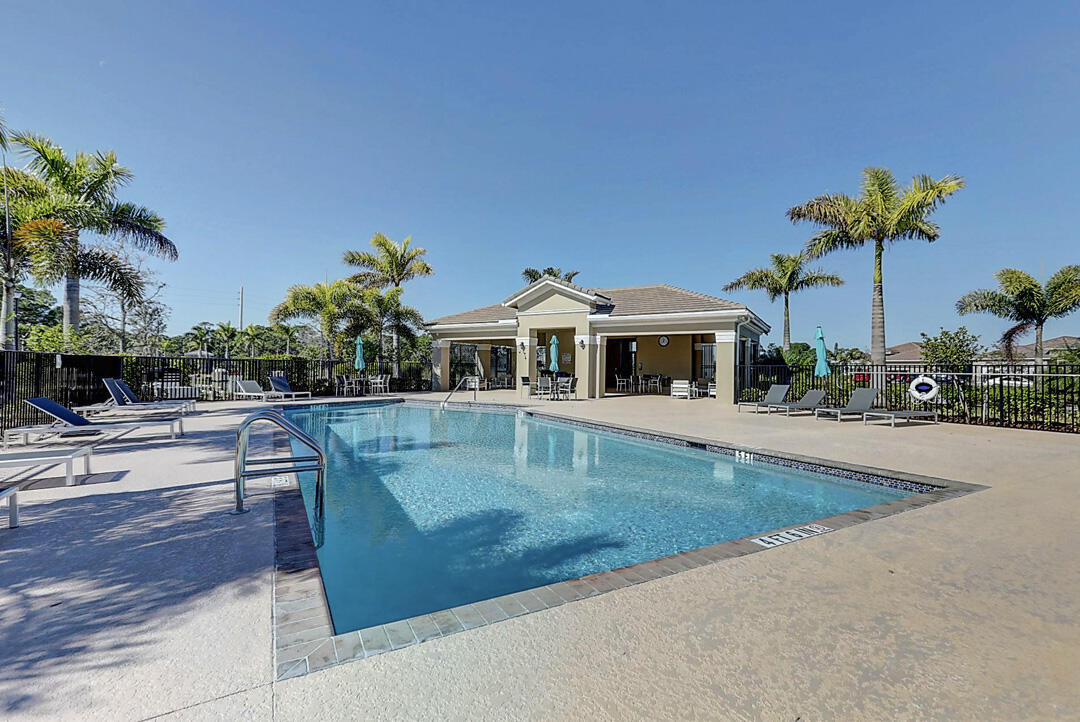 property viewer photo 47