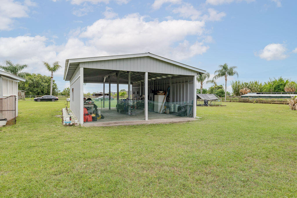 main property photo 28