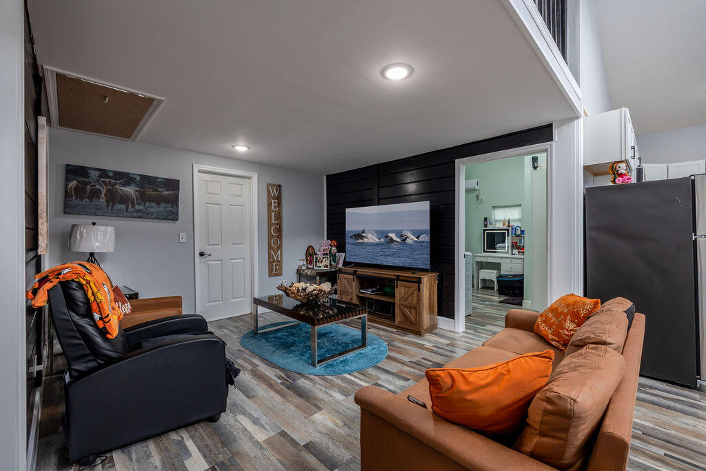 main property photo 74