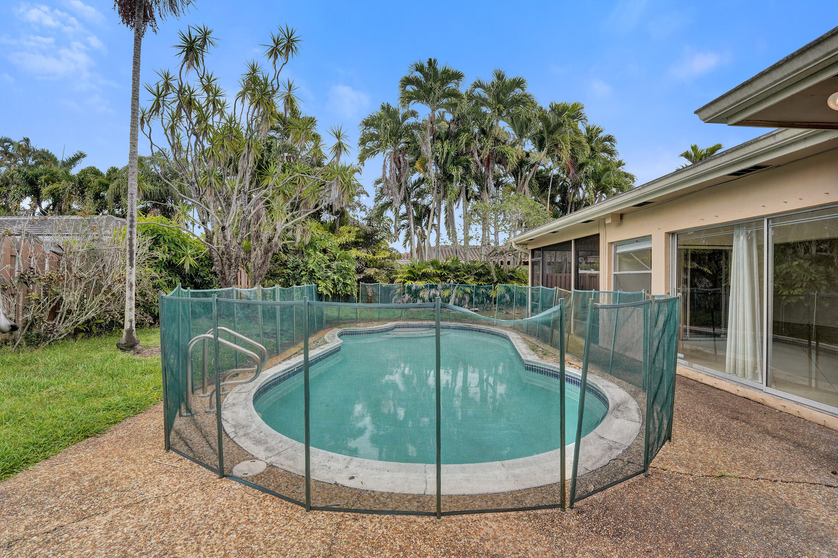 main property photo 41