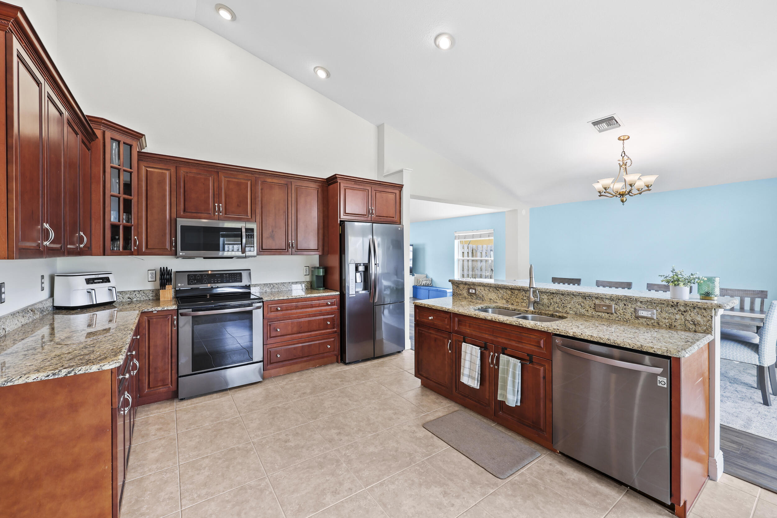 property viewer photo 23