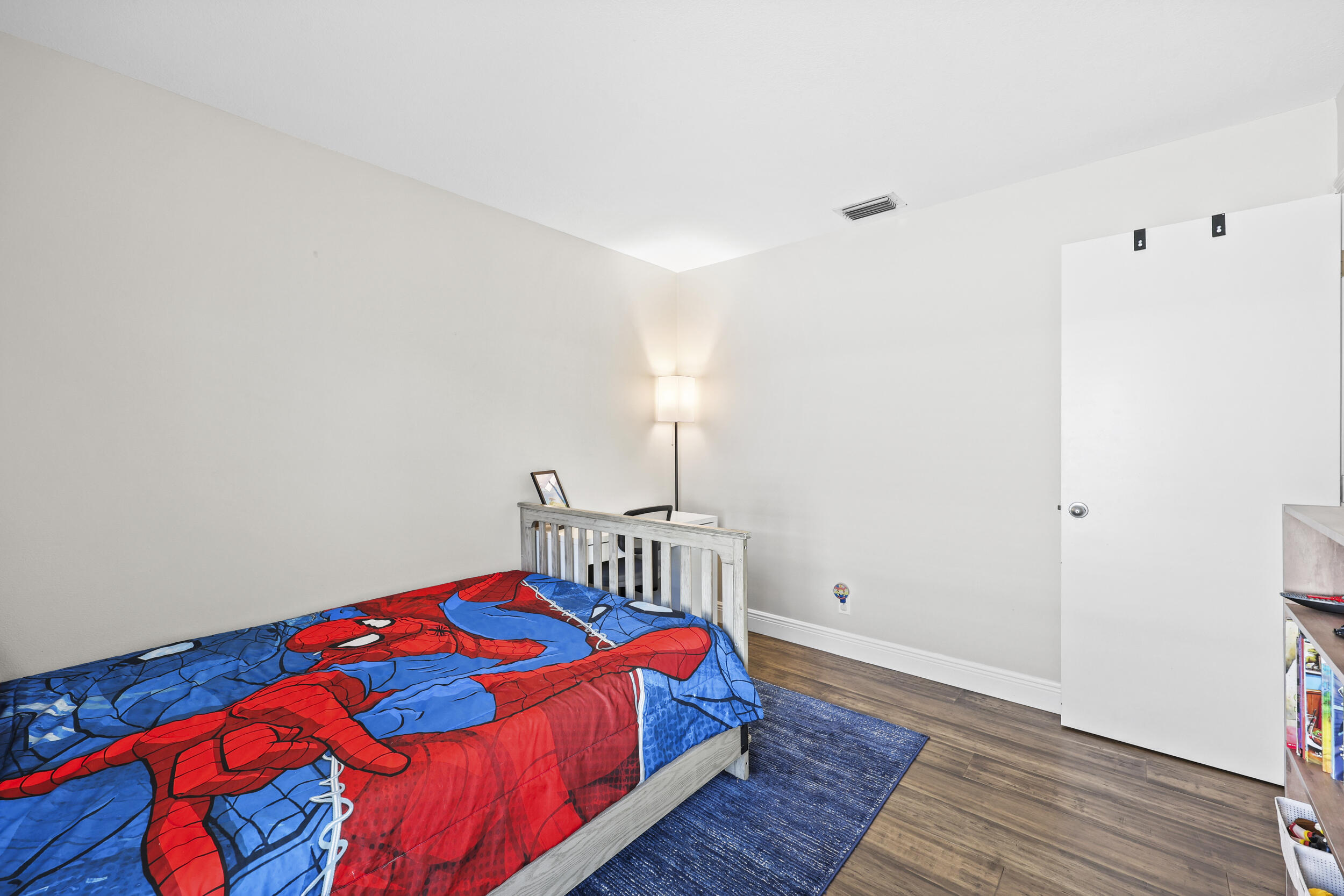 property viewer photo 31