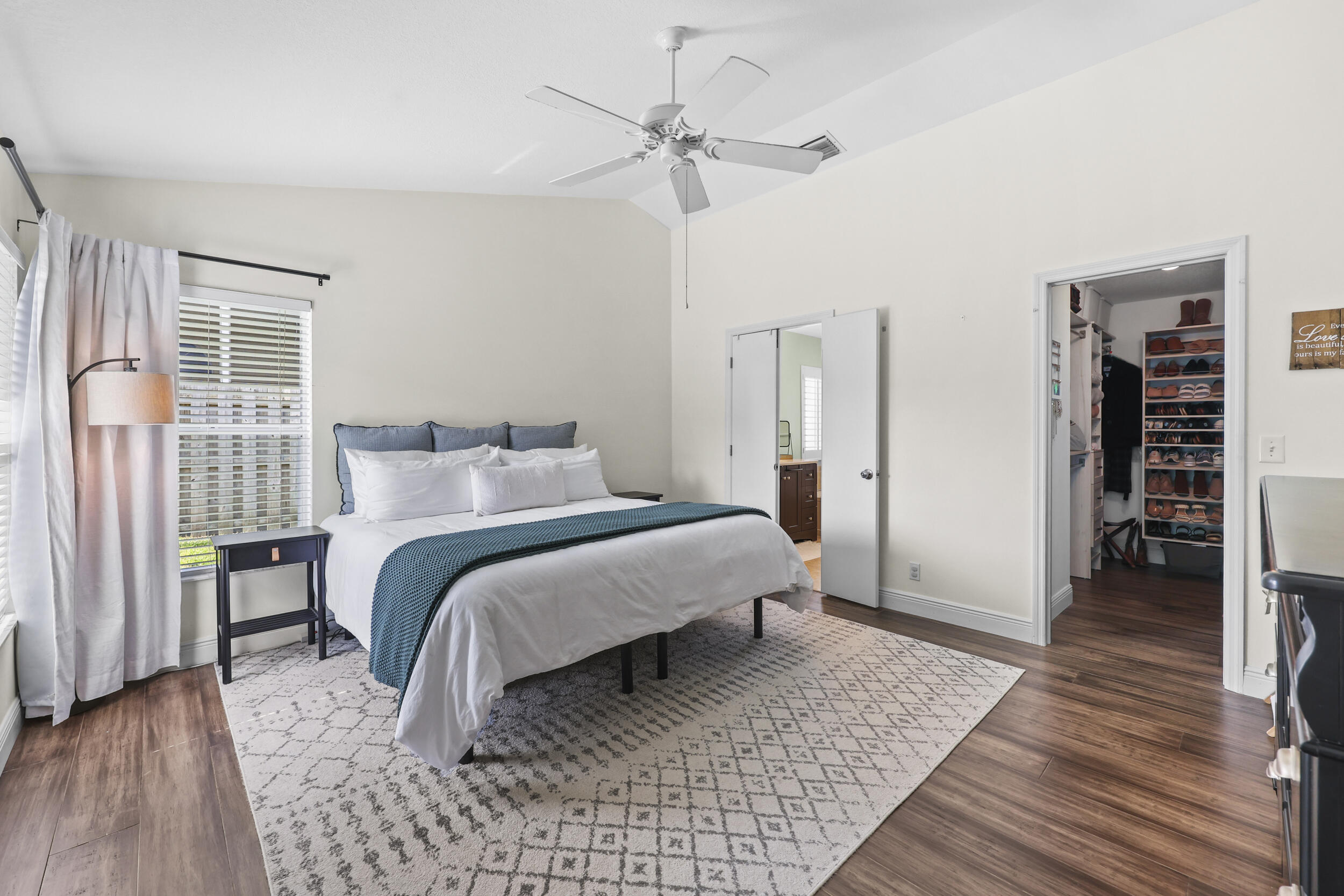 property viewer photo 33