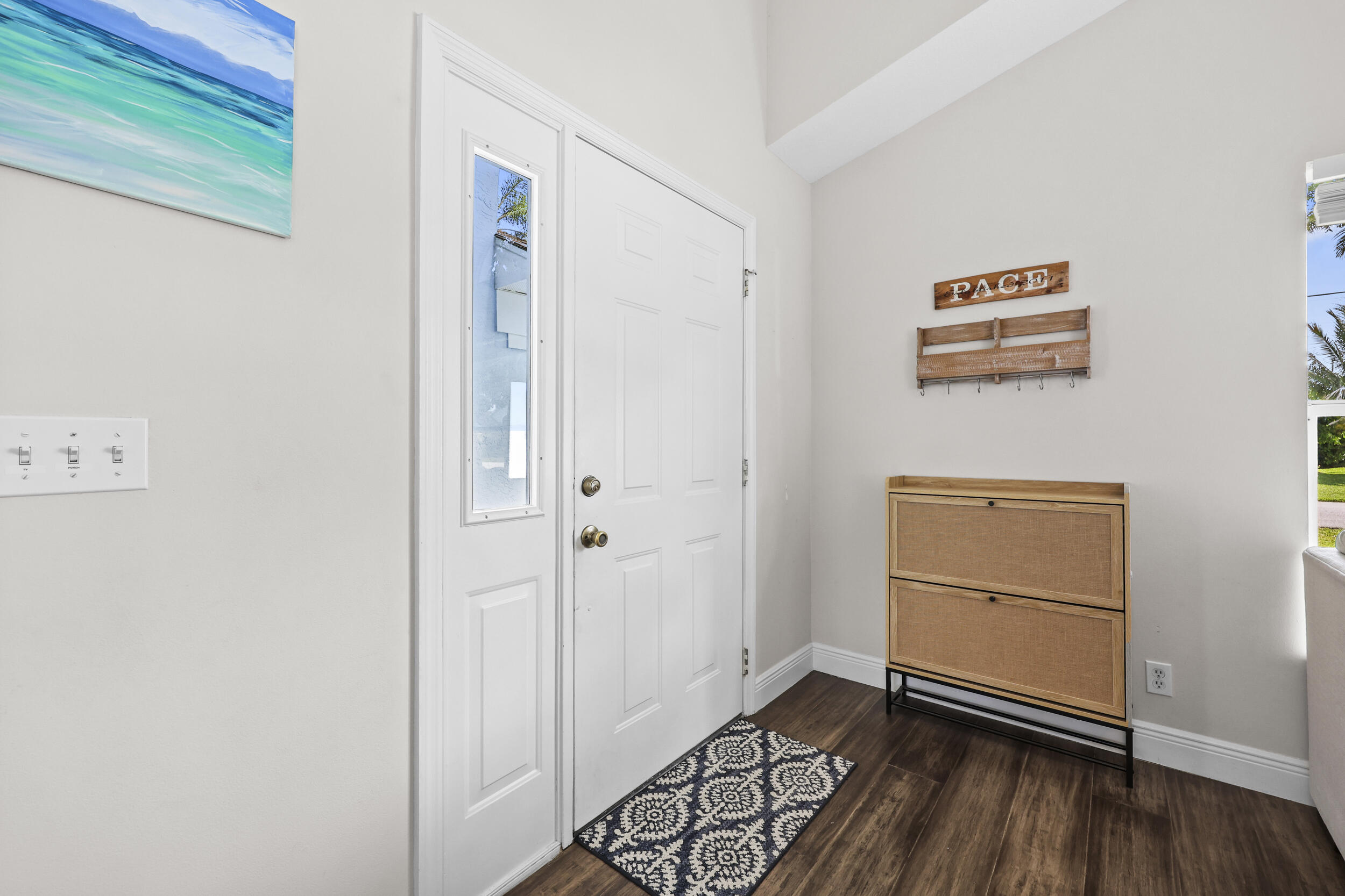 property viewer photo 7