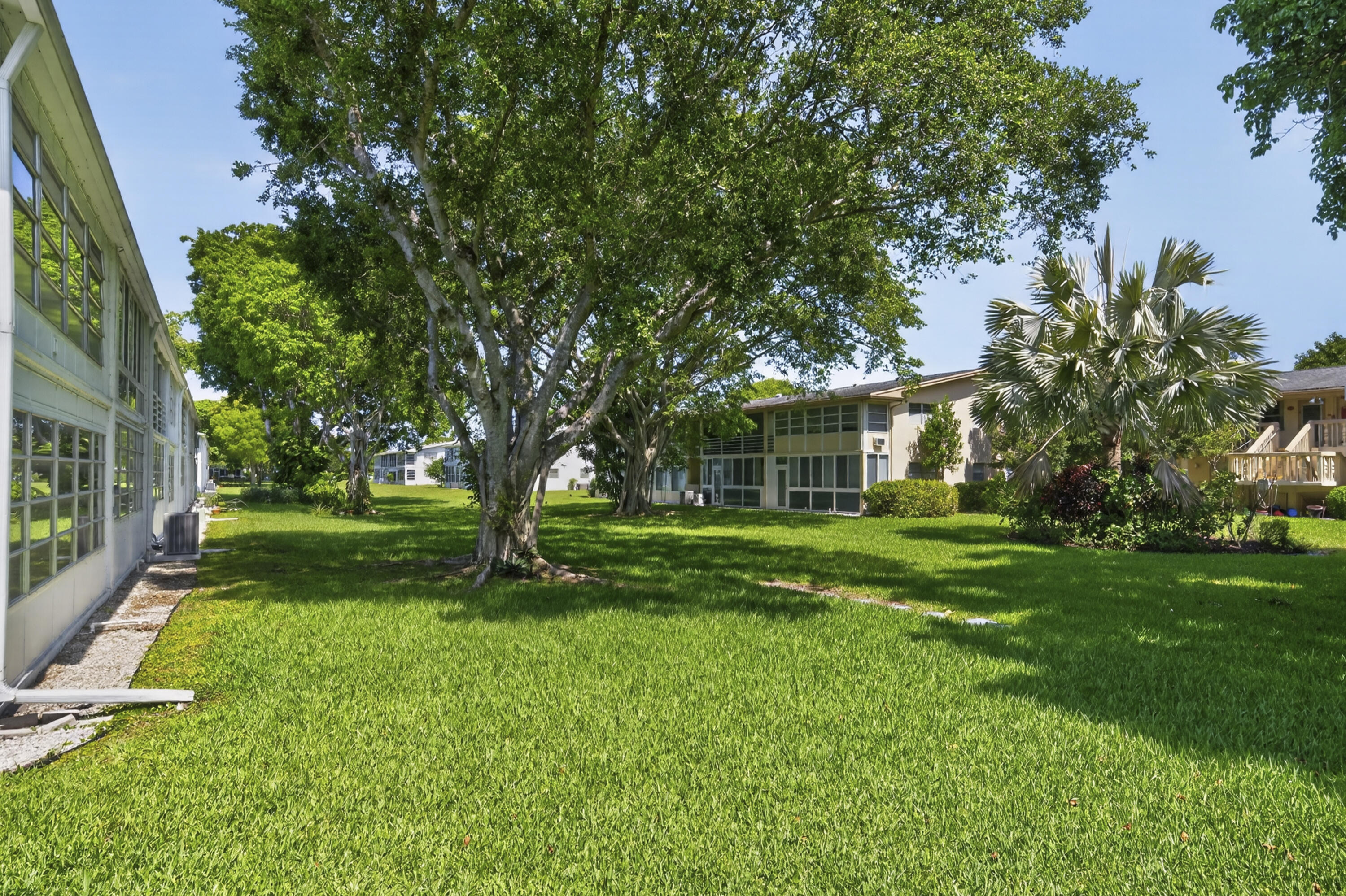 property viewer photo 25