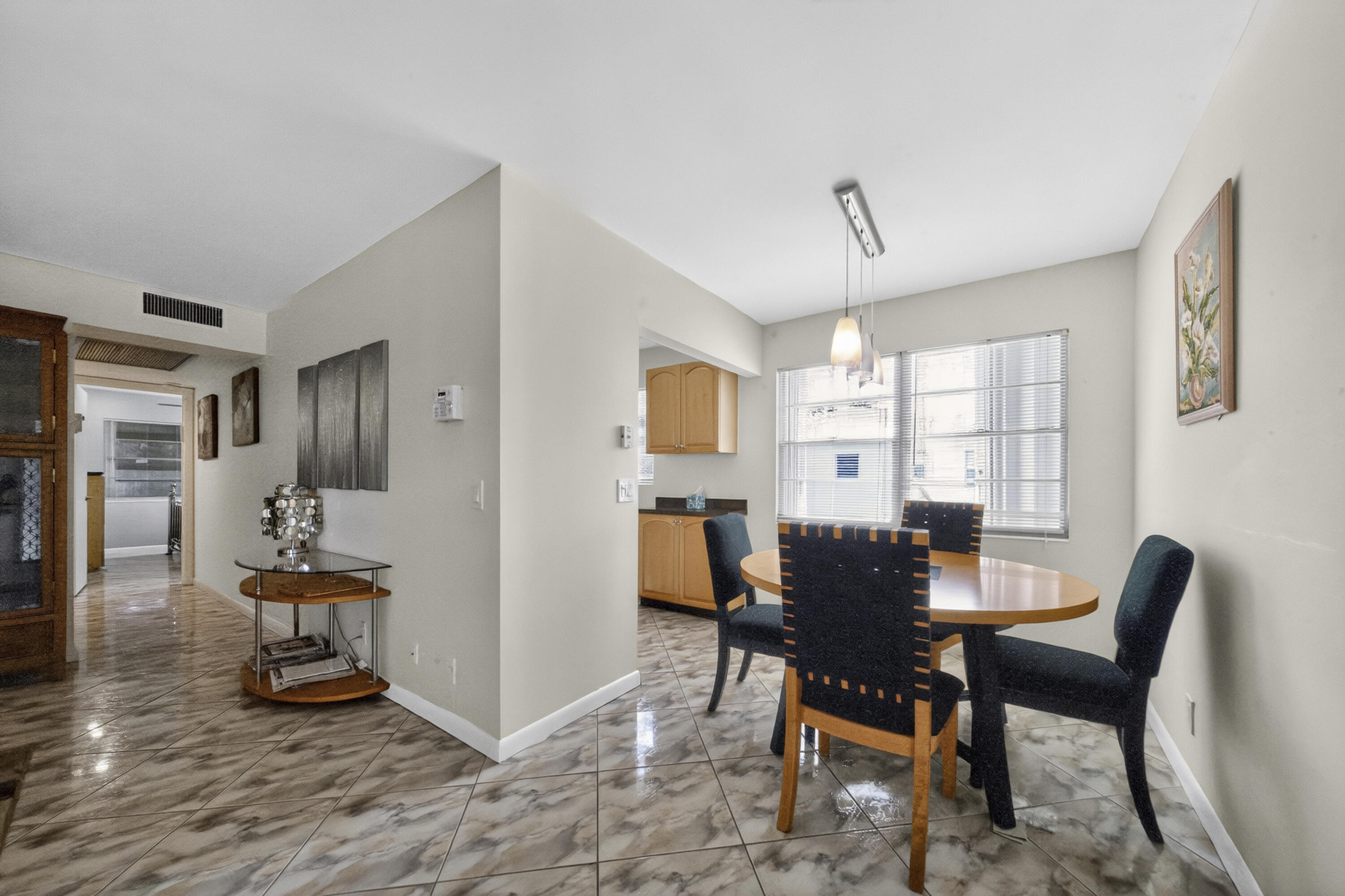 property viewer photo 4