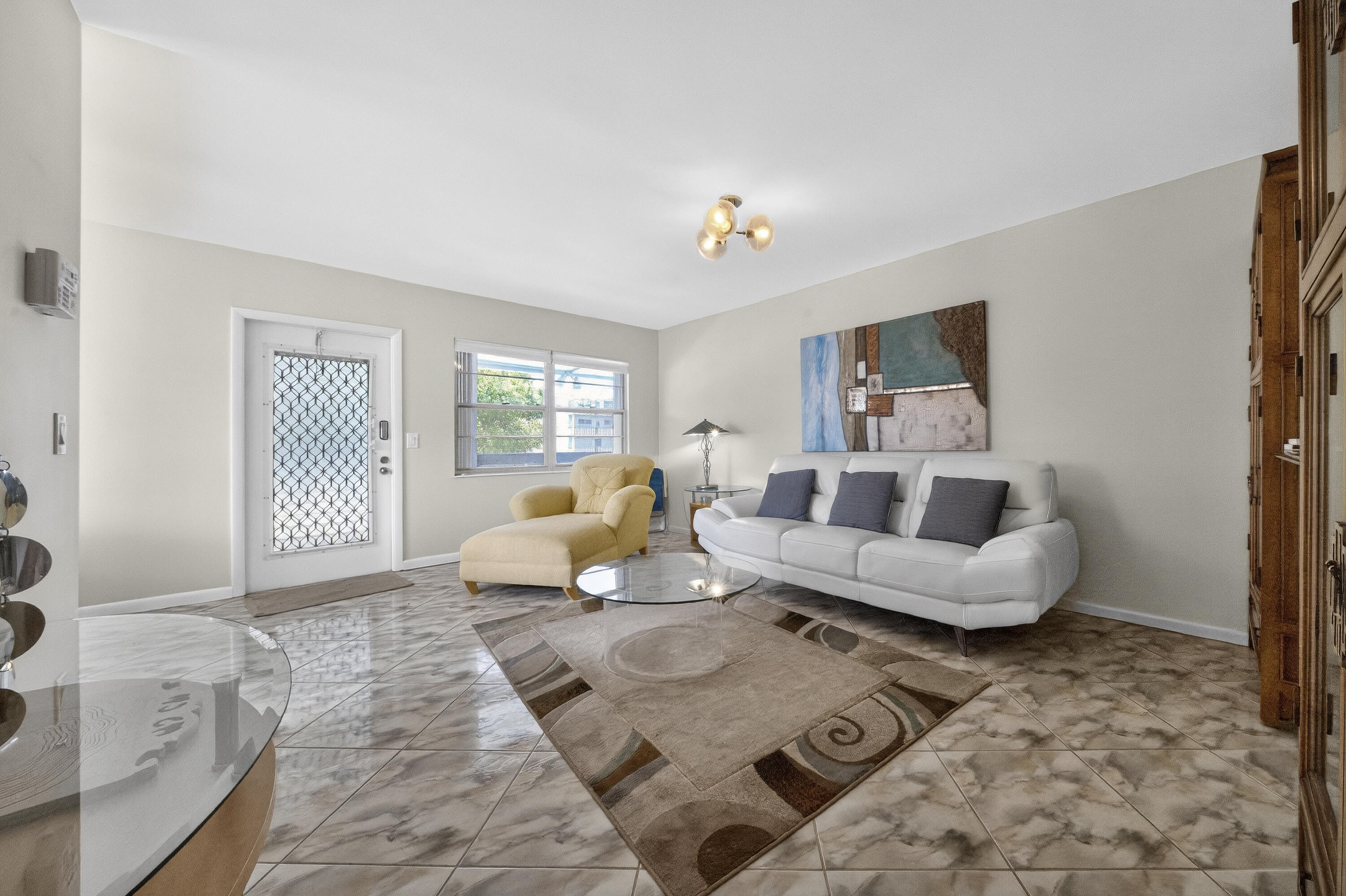 property viewer photo 7