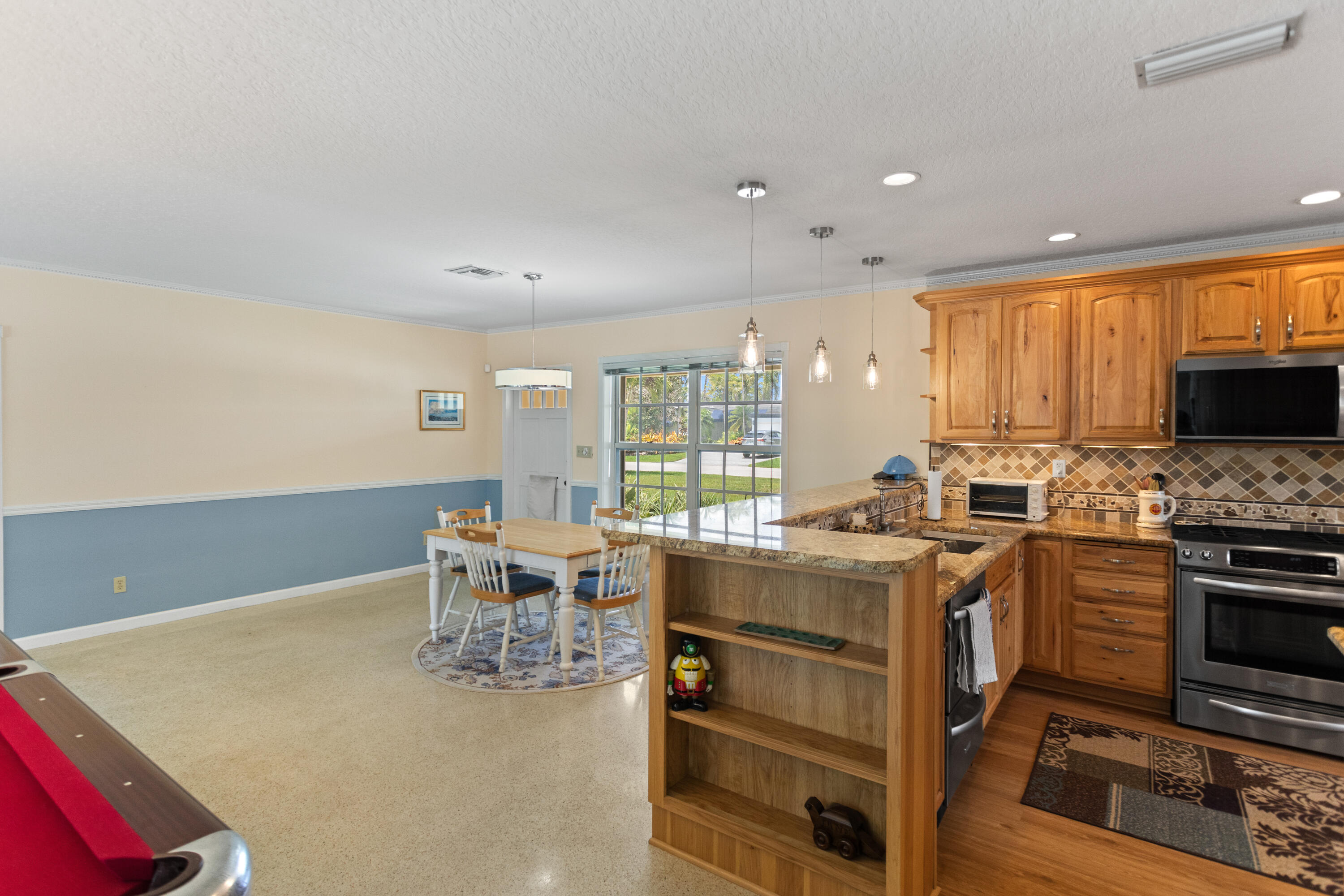 main property photo 35