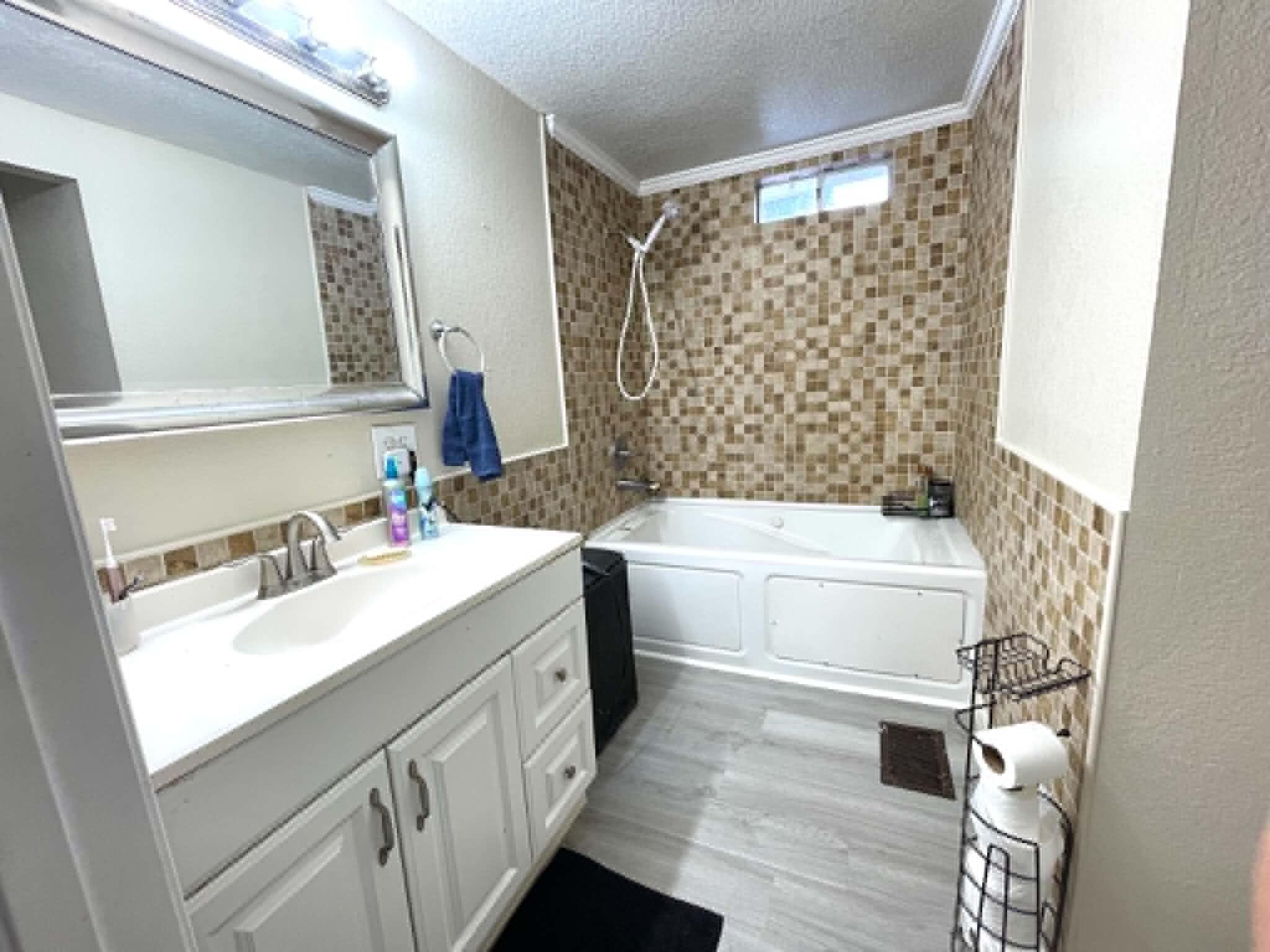 property viewer photo 25