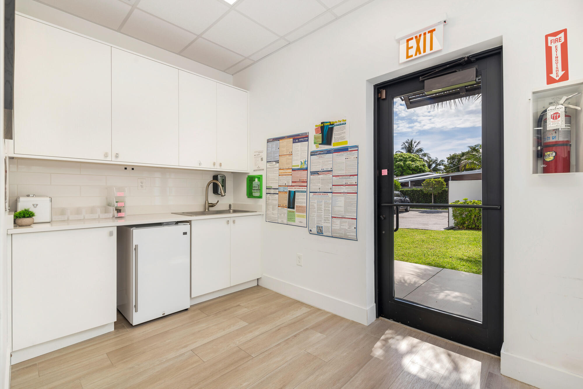 main property photo 16
