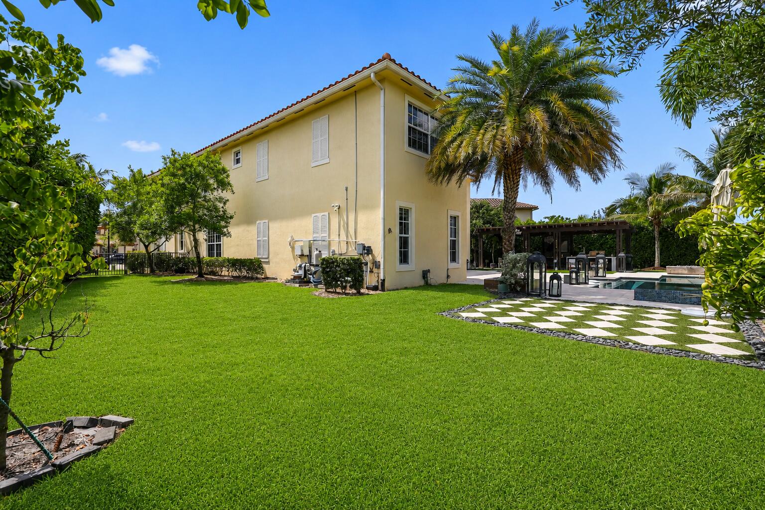 main property photo 30