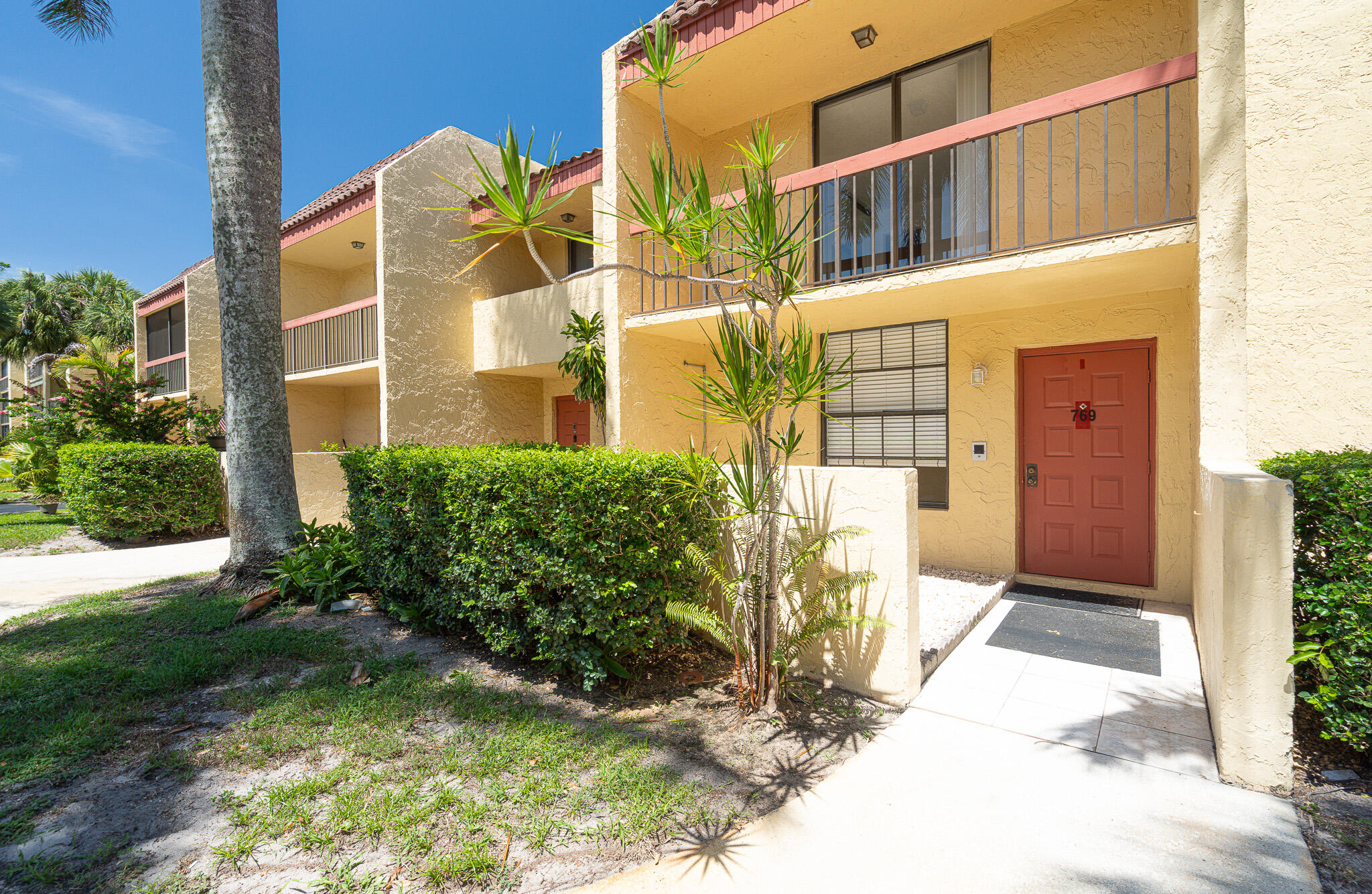 main property photo 40
