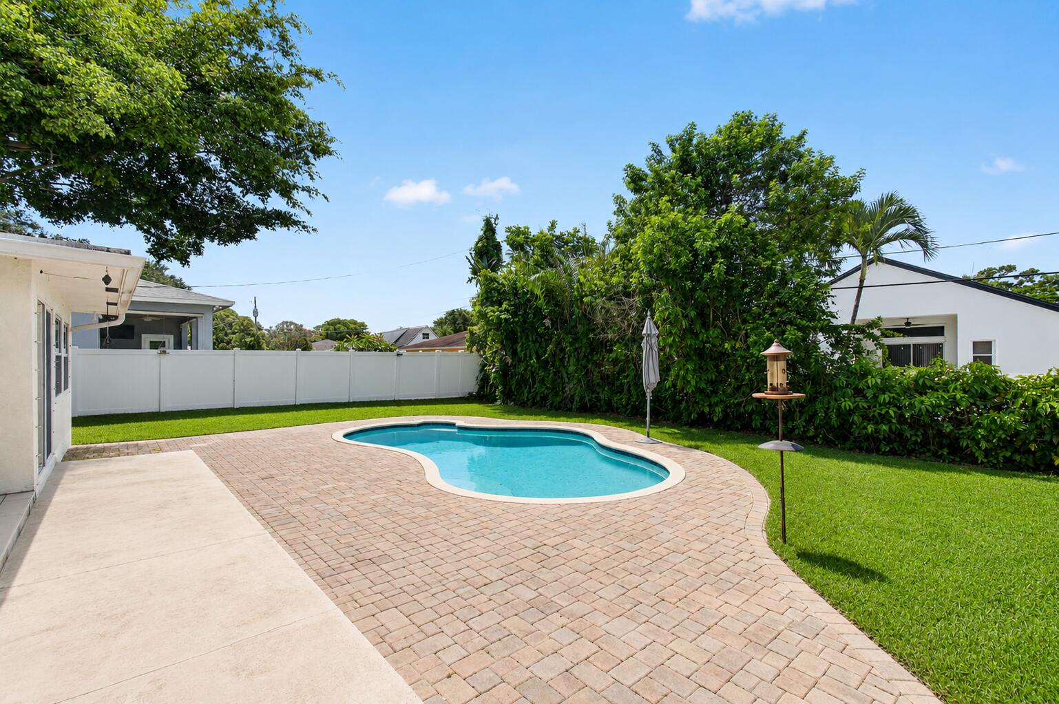 main property photo 45