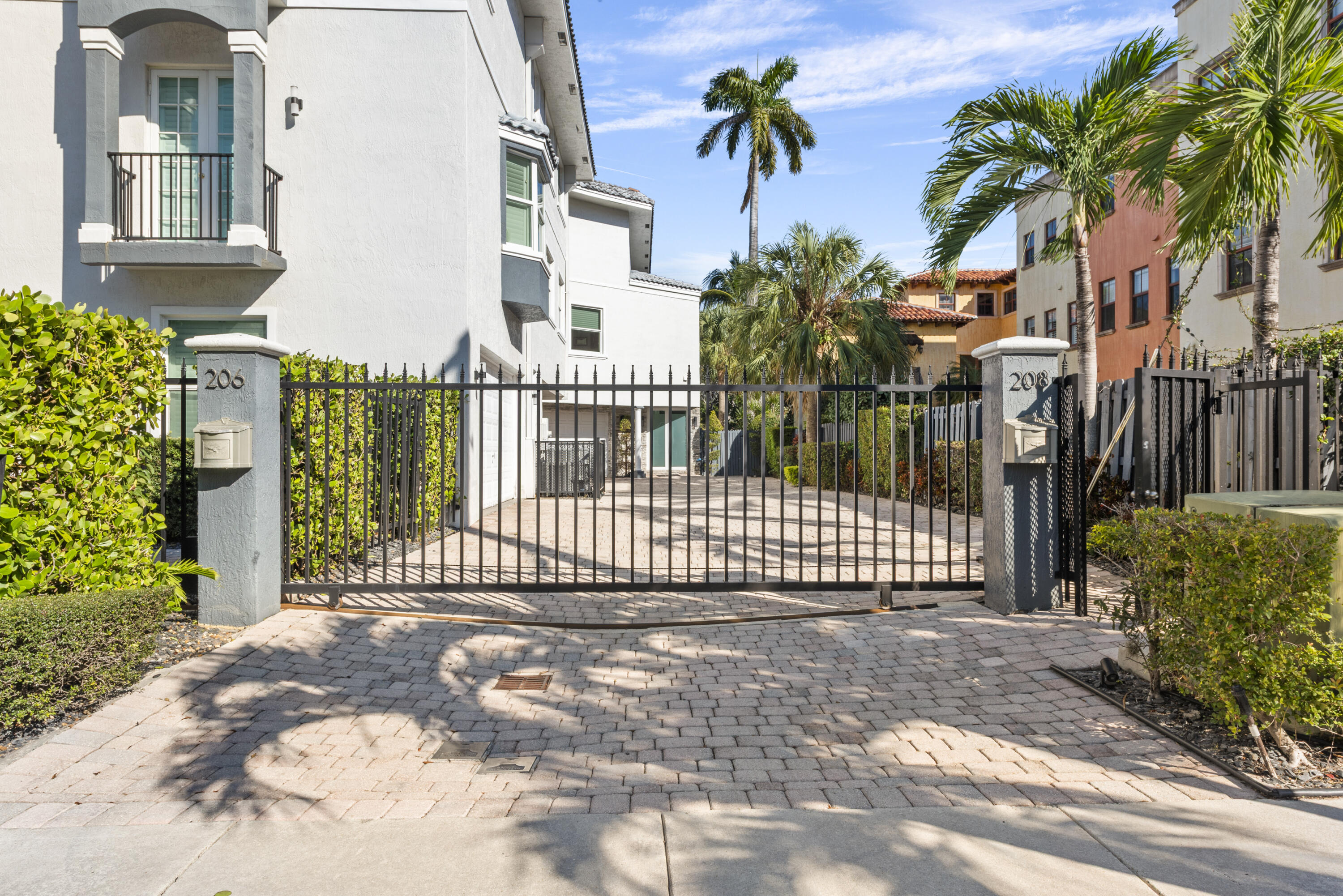 main property photo 30