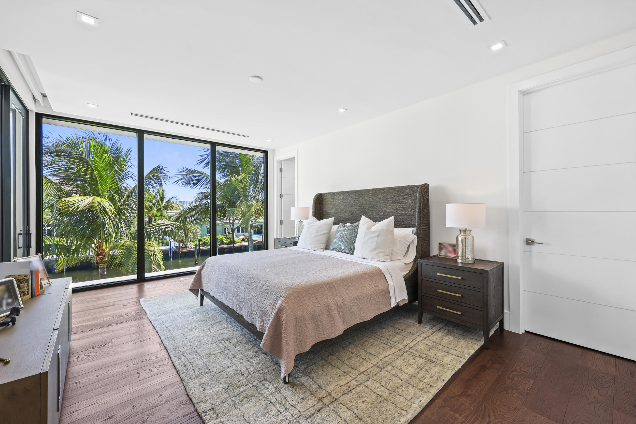 main property photo 79
