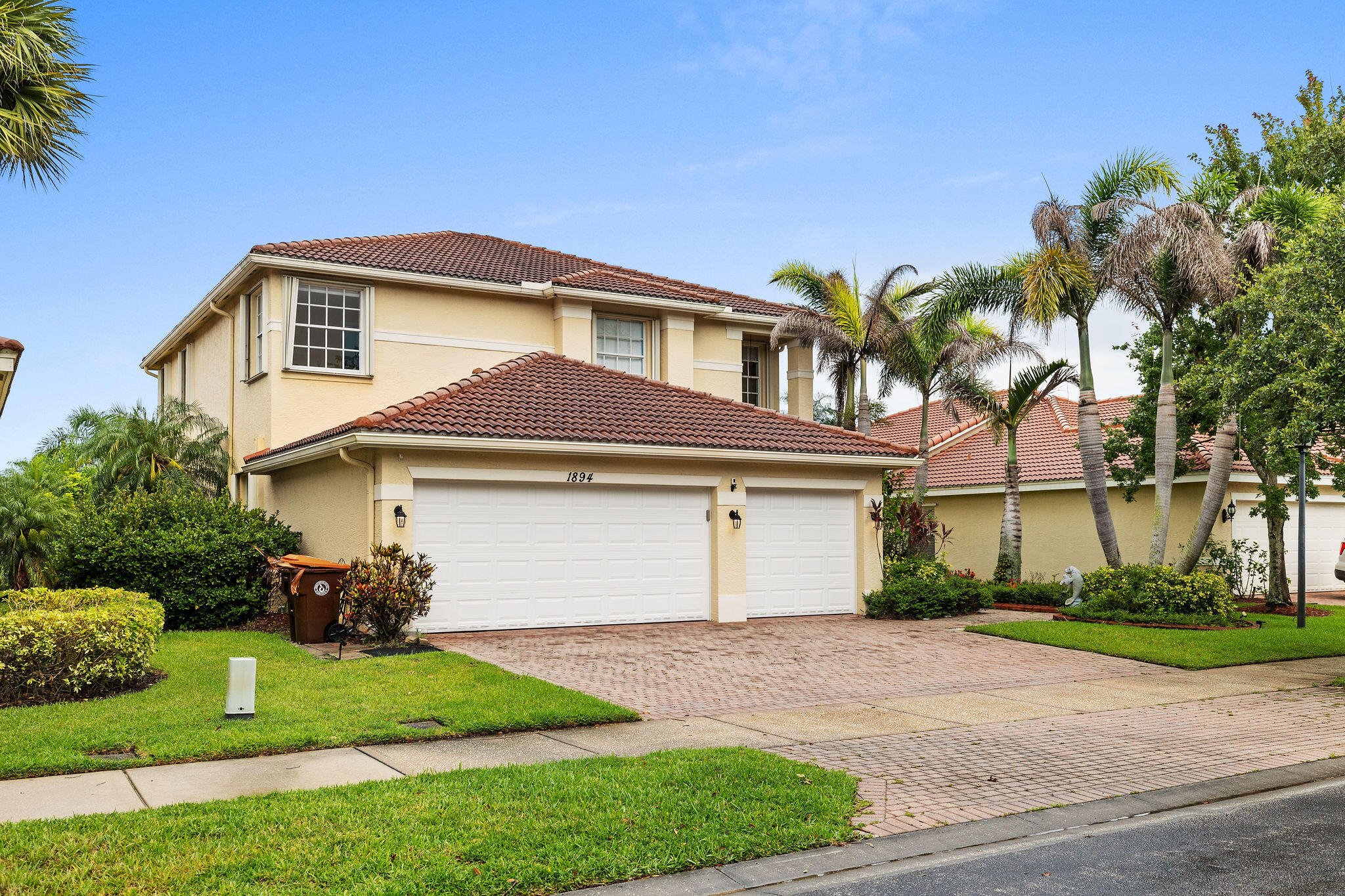 main property photo 3