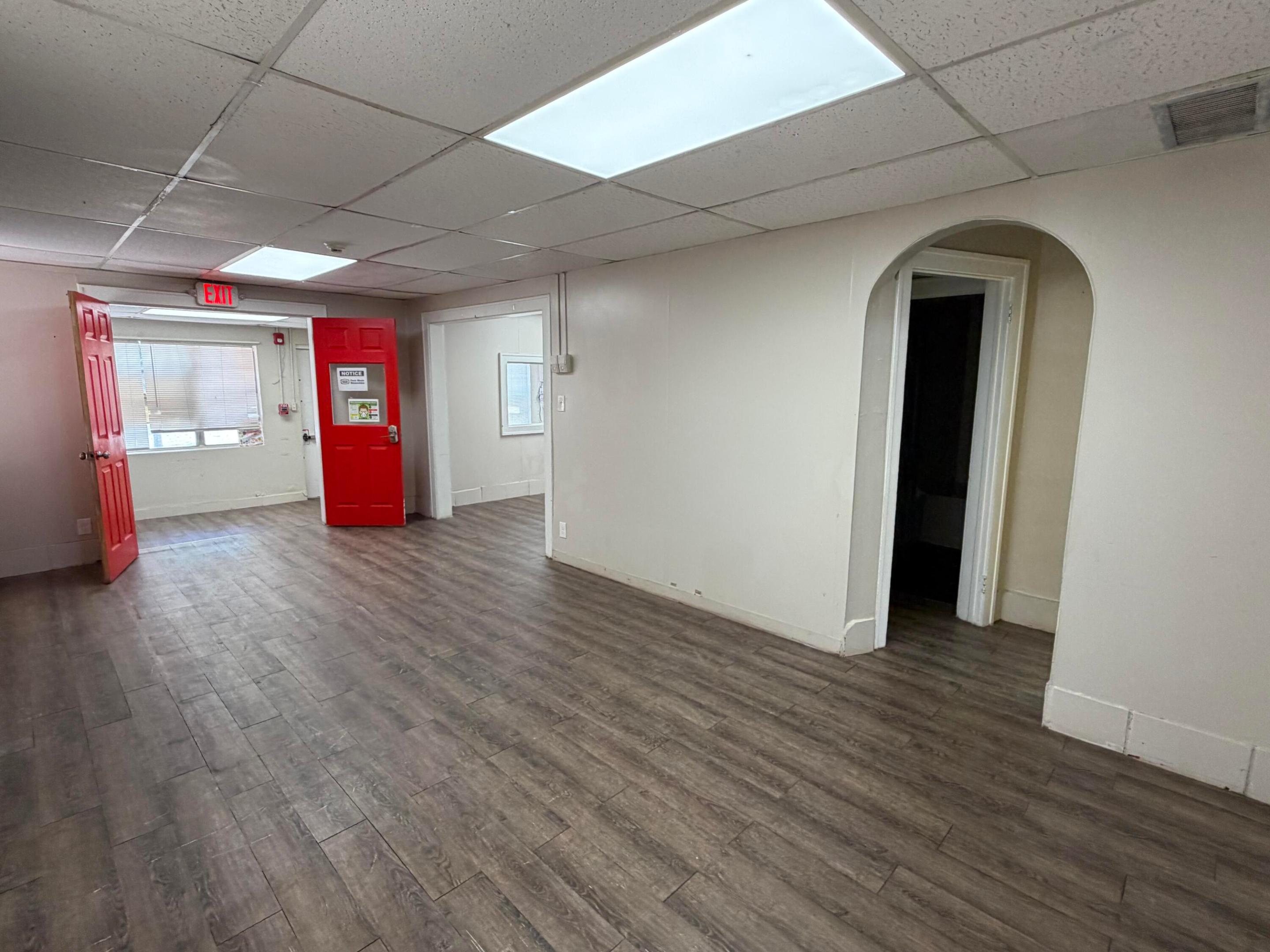 main property photo 10
