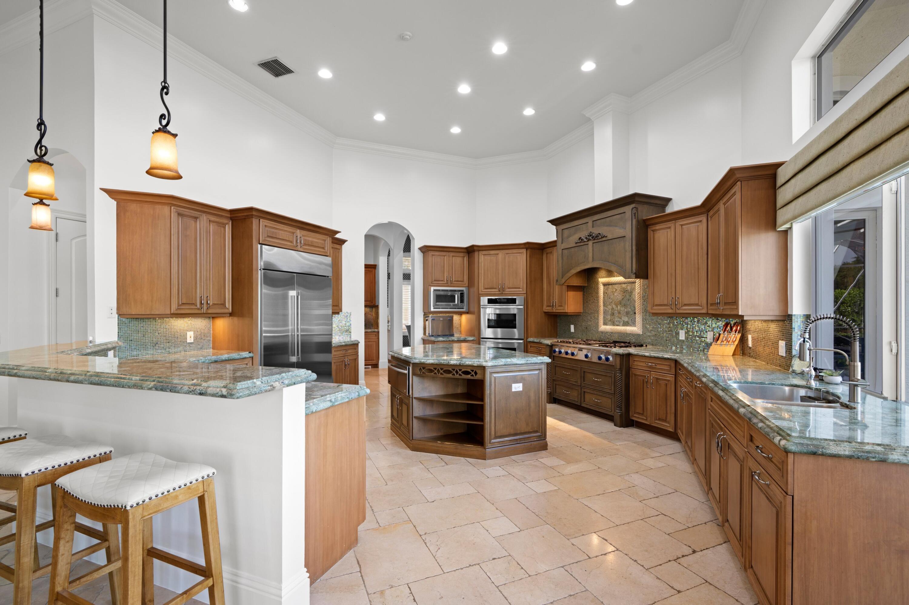 main property photo 24