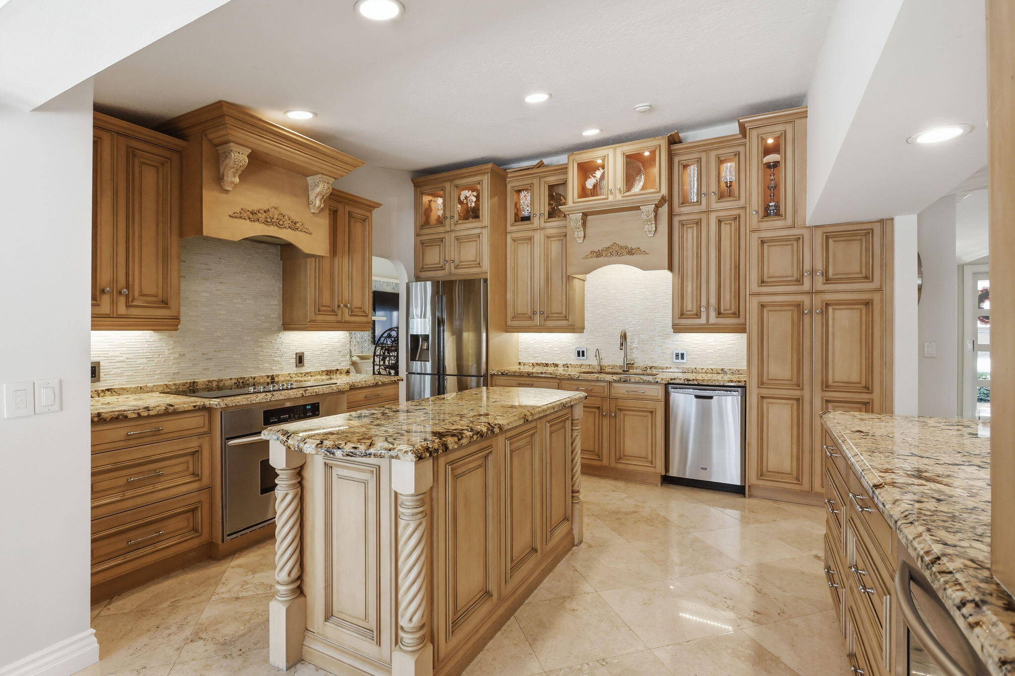 main property photo 13